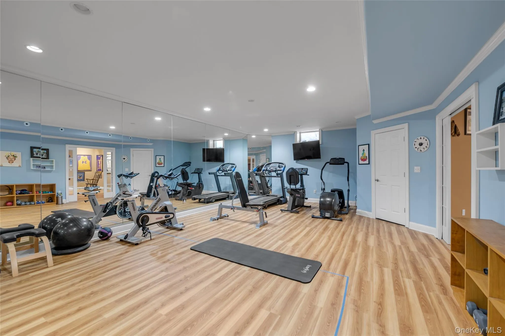 Gym with high ceilings Gym with high ceilings