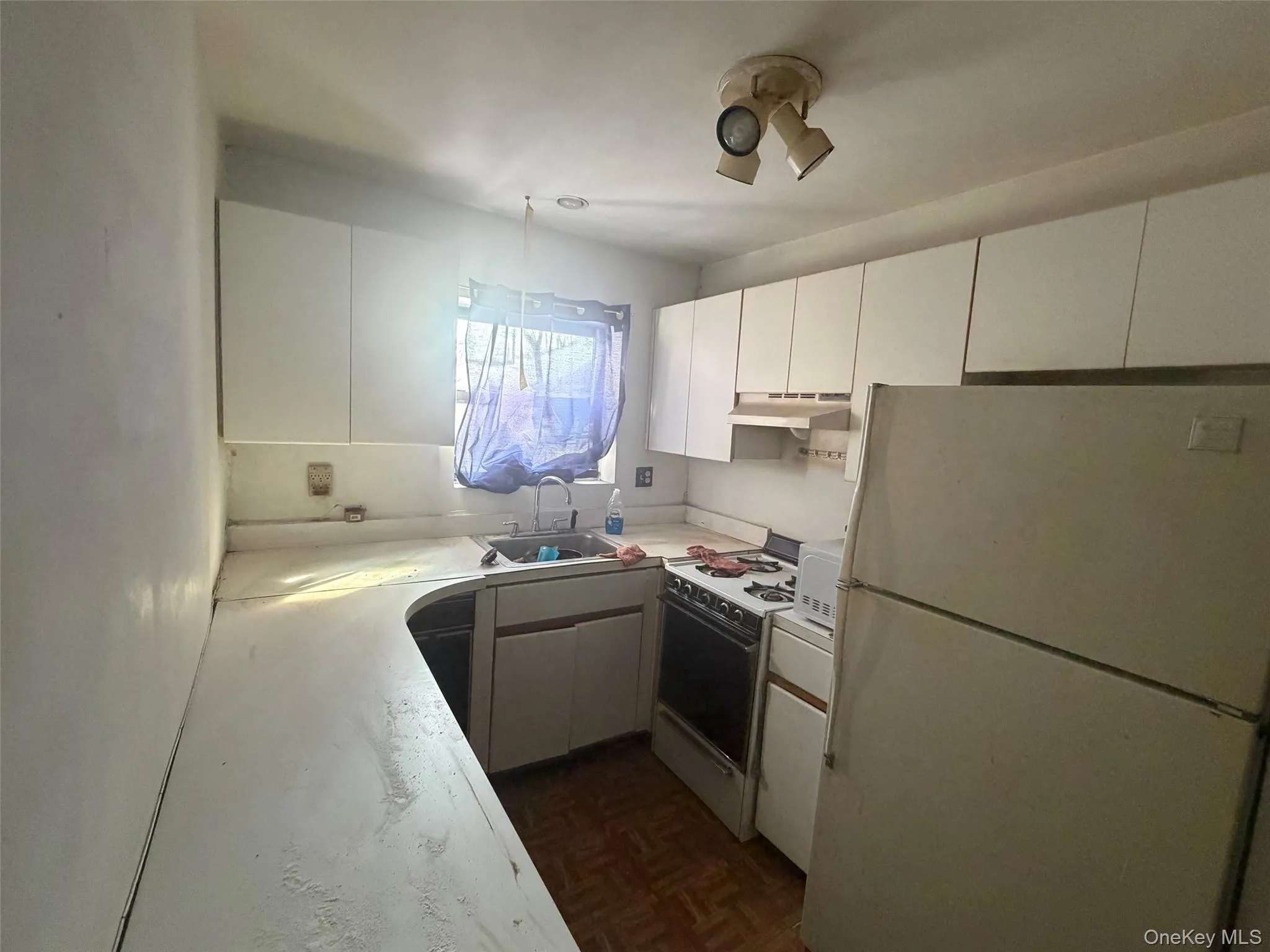 972 88th Street, New York, NY, 1 Bedroom Bedrooms, 5 Rooms Rooms,1 BathroomBathrooms,Residential,For Rent,88th,0,959533 972 88th Street, New York, NY, 1 Bedroom Bedrooms, 5 Rooms Rooms,1 BathroomBathrooms,Residential,For Rent,88th,0,959533