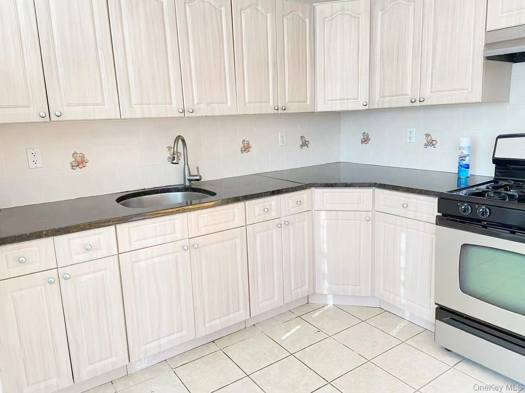 248-03 Depew Avenue, New York, NY, 3 Bedrooms Bedrooms, 5 Rooms Rooms,2 BathroomsBathrooms,Residential Lease,For Rent,Depew,0,959538 248-03 Depew Avenue, New York, NY, 3 Bedrooms Bedrooms, 5 Rooms Rooms,2 BathroomsBathrooms,Residential Lease,For Rent,Depew,0,959538