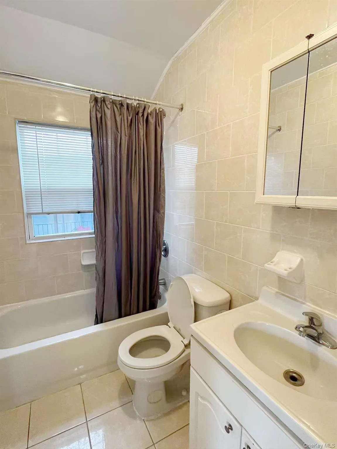 248-03 Depew Avenue, New York, NY, 3 Bedrooms Bedrooms, 5 Rooms Rooms,2 BathroomsBathrooms,Residential Lease,For Rent,Depew,0,959538 248-03 Depew Avenue, New York, NY, 3 Bedrooms Bedrooms, 5 Rooms Rooms,2 BathroomsBathrooms,Residential Lease,For Rent,Depew,0,959538