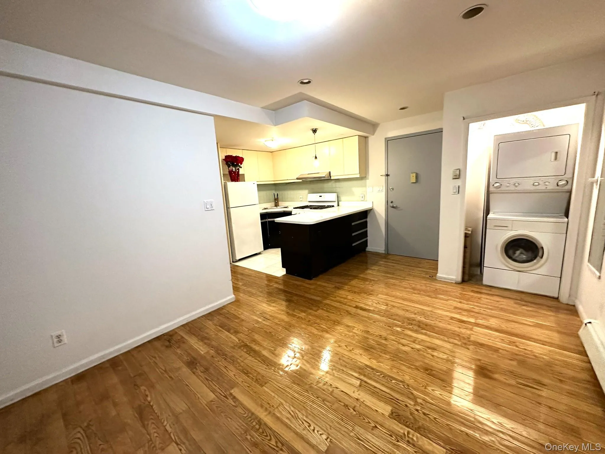 132-03 Sanford Avenue, New York, NY, 2 Bedrooms Bedrooms, 3 Rooms Rooms,2 BathroomsBathrooms,Residential Lease,For Rent,Sanford,0,959555 132-03 Sanford Avenue, New York, NY, 2 Bedrooms Bedrooms, 3 Rooms Rooms,2 BathroomsBathrooms,Residential Lease,For Rent,Sanford,0,959555