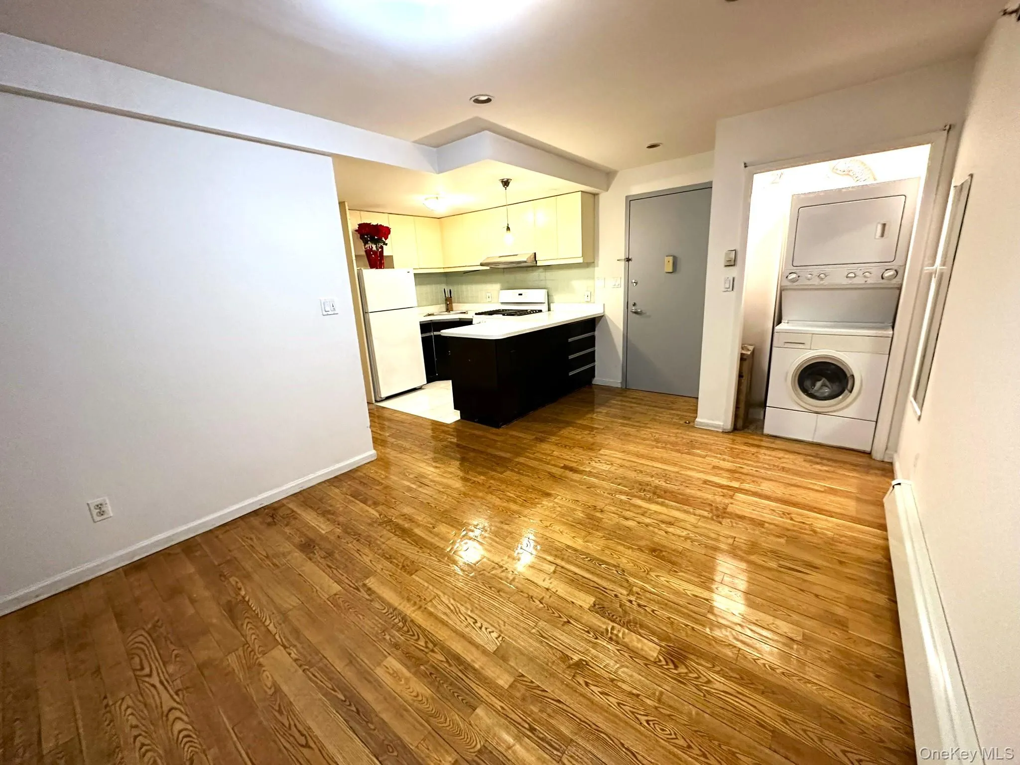 132-03 Sanford Avenue, New York, NY, 2 Bedrooms Bedrooms, 3 Rooms Rooms,2 BathroomsBathrooms,Residential Lease,For Rent,Sanford,0,959555 132-03 Sanford Avenue, New York, NY, 2 Bedrooms Bedrooms, 3 Rooms Rooms,2 BathroomsBathrooms,Residential Lease,For Rent,Sanford,0,959555