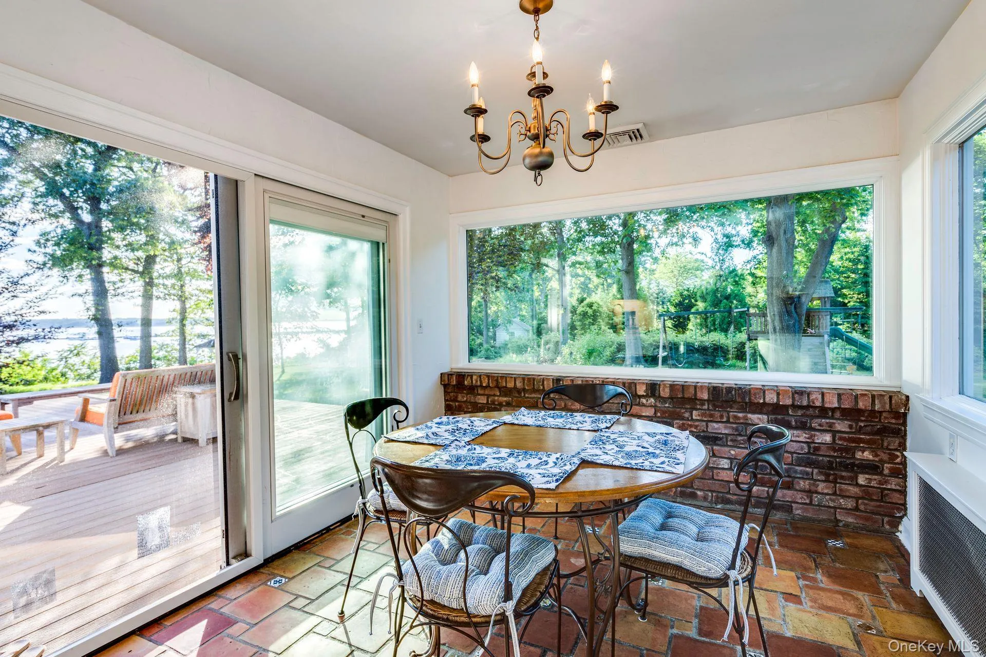 Eat in Kitchen Eat in Kitchen