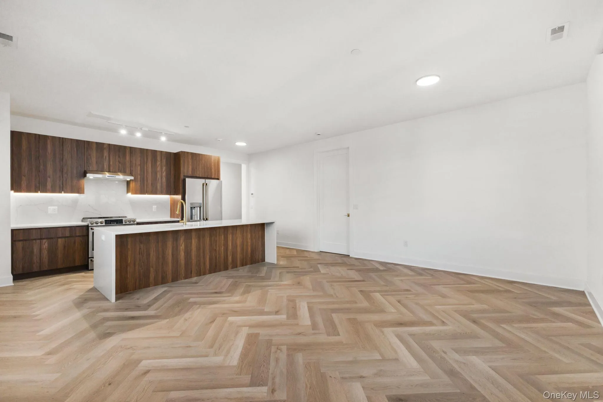 100 Putnam Avenue, Greenwich, CT, 2 Bedrooms Bedrooms, 6 Rooms Rooms,2 BathroomsBathrooms,Residential Lease,For Rent,Putnam,0,959597 100 Putnam Avenue, Greenwich, CT, 2 Bedrooms Bedrooms, 6 Rooms Rooms,2 BathroomsBathrooms,Residential Lease,For Rent,Putnam,0,959597