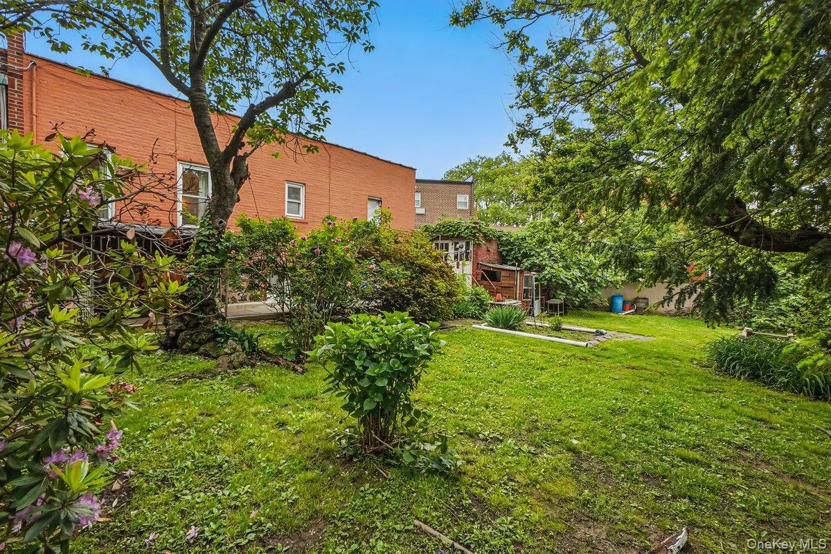 2117 Hazen Street, New York, NY, 3 Bedrooms Bedrooms, 8 Rooms Rooms,2 BathroomsBathrooms,Residential,For Rent,Hazen,0,959618 2117 Hazen Street, New York, NY, 3 Bedrooms Bedrooms, 8 Rooms Rooms,2 BathroomsBathrooms,Residential,For Rent,Hazen,0,959618