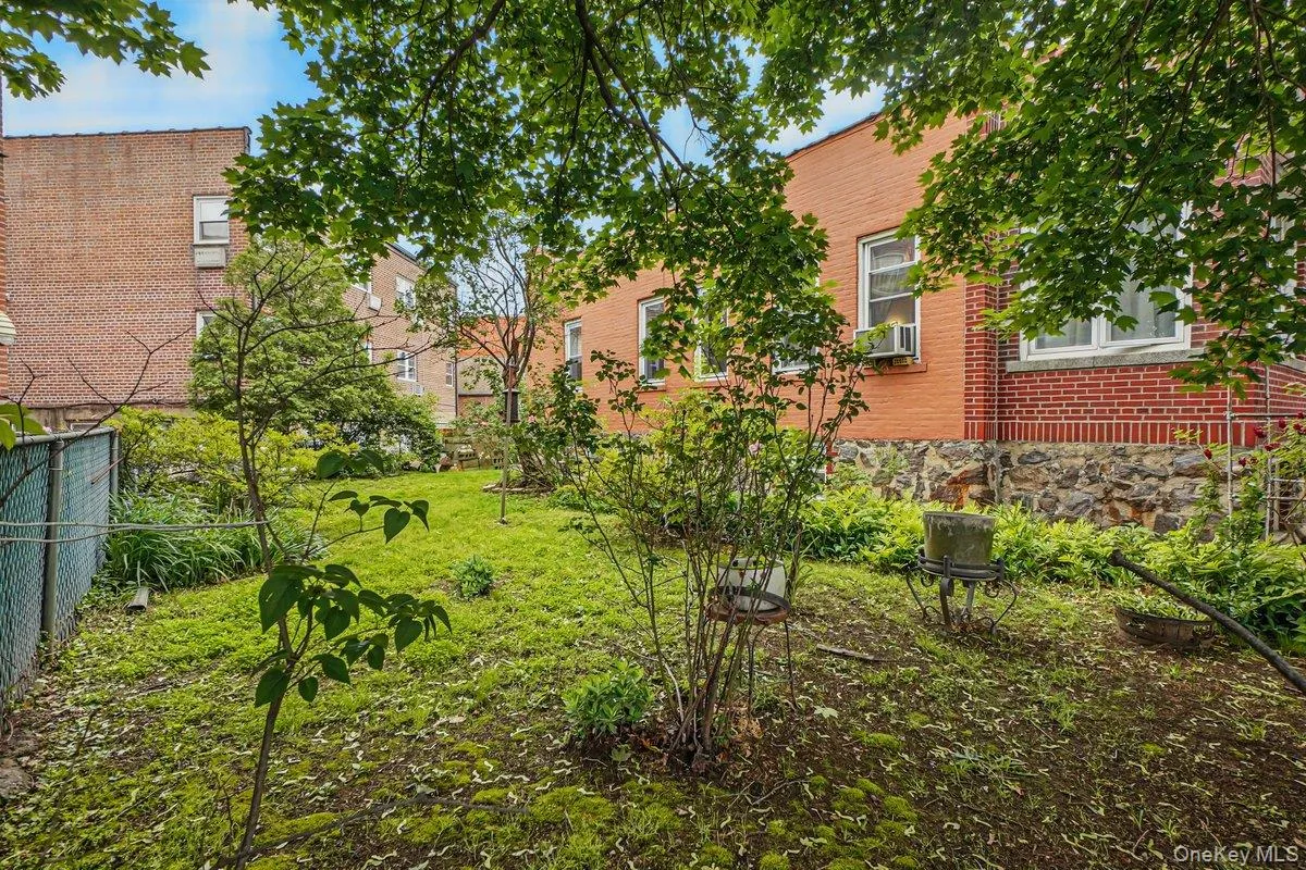 2117 Hazen Street, New York, NY, 3 Bedrooms Bedrooms, 8 Rooms Rooms,2 BathroomsBathrooms,Residential,For Rent,Hazen,0,959618 2117 Hazen Street, New York, NY, 3 Bedrooms Bedrooms, 8 Rooms Rooms,2 BathroomsBathrooms,Residential,For Rent,Hazen,0,959618