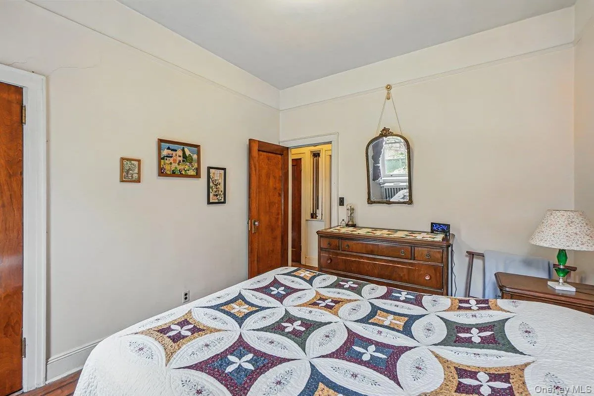 2117 Hazen Street, New York, NY, 3 Bedrooms Bedrooms, 8 Rooms Rooms,2 BathroomsBathrooms,Residential,For Rent,Hazen,0,959618 2117 Hazen Street, New York, NY, 3 Bedrooms Bedrooms, 8 Rooms Rooms,2 BathroomsBathrooms,Residential,For Rent,Hazen,0,959618