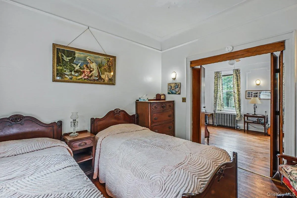 2117 Hazen Street, New York, NY, 3 Bedrooms Bedrooms, 8 Rooms Rooms,2 BathroomsBathrooms,Residential,For Rent,Hazen,0,959618 2117 Hazen Street, New York, NY, 3 Bedrooms Bedrooms, 8 Rooms Rooms,2 BathroomsBathrooms,Residential,For Rent,Hazen,0,959618