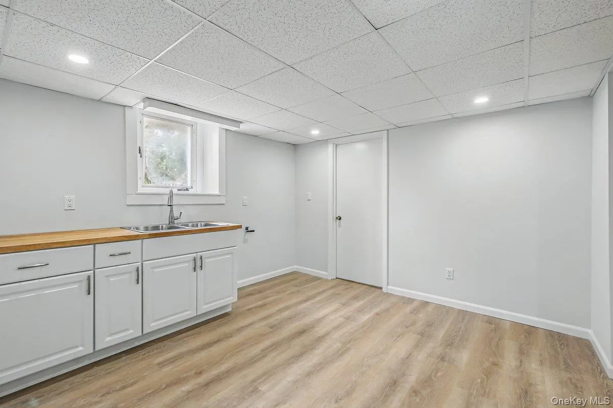 2117 Hazen Street, New York, NY, 3 Bedrooms Bedrooms, 8 Rooms Rooms,2 BathroomsBathrooms,Residential,For Rent,Hazen,0,959618 2117 Hazen Street, New York, NY, 3 Bedrooms Bedrooms, 8 Rooms Rooms,2 BathroomsBathrooms,Residential,For Rent,Hazen,0,959618