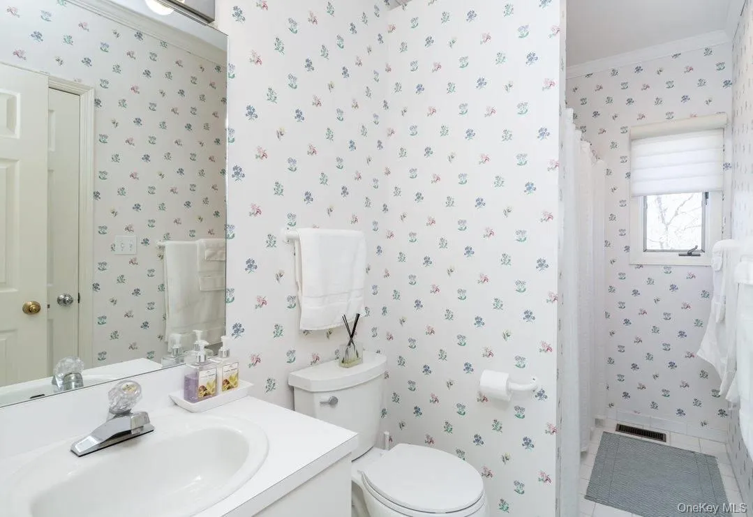 38 Red Creek Circle, Southampton, NY, 4 Bedrooms Bedrooms, 6 Rooms Rooms,3 BathroomsBathrooms,Residential Lease,For Rent,Red Creek,0,959629 38 Red Creek Circle, Southampton, NY, 4 Bedrooms Bedrooms, 6 Rooms Rooms,3 BathroomsBathrooms,Residential Lease,For Rent,Red Creek,0,959629