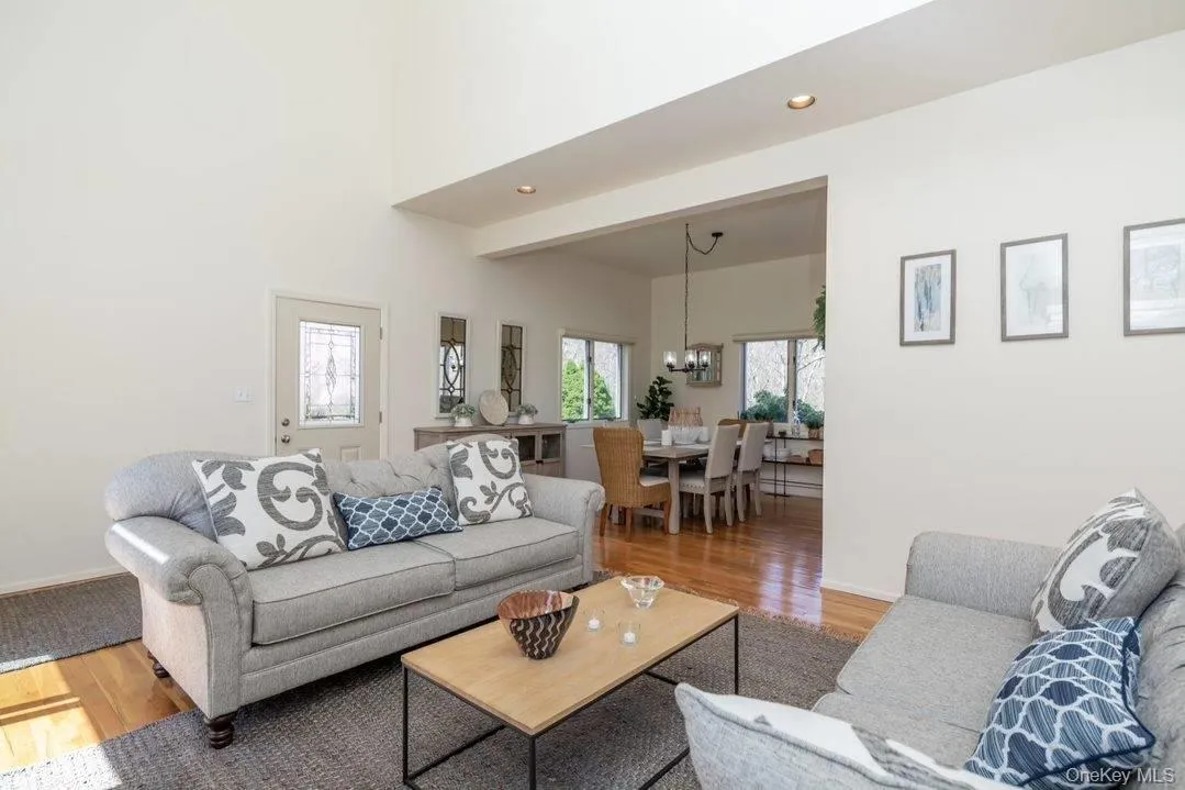 38 Red Creek Circle, Southampton, NY, 4 Bedrooms Bedrooms, 6 Rooms Rooms,3 BathroomsBathrooms,Residential Lease,For Rent,Red Creek,0,959629 38 Red Creek Circle, Southampton, NY, 4 Bedrooms Bedrooms, 6 Rooms Rooms,3 BathroomsBathrooms,Residential Lease,For Rent,Red Creek,0,959629