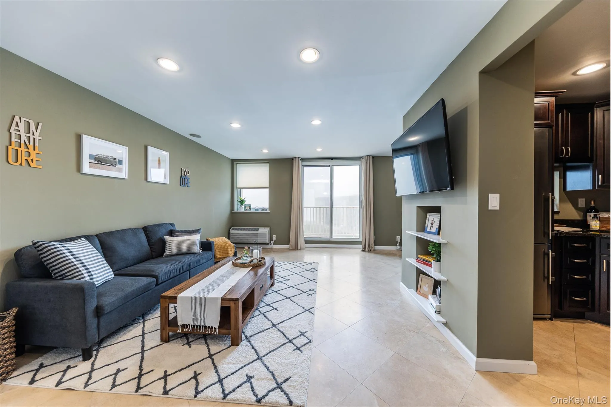 Living room to kitchen Living room to kitchen