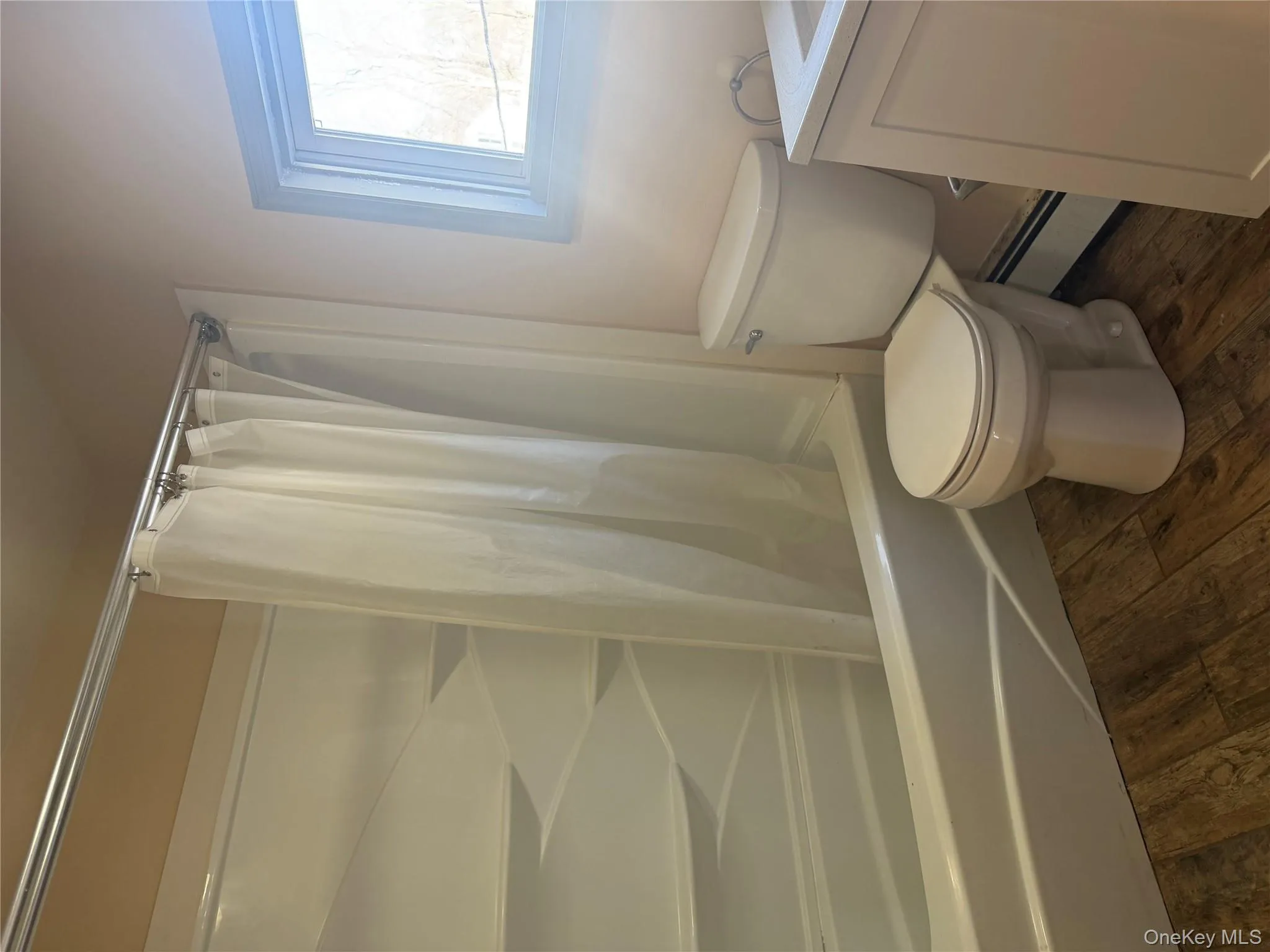 51 Fallkill Avenue, Hyde Park, NY, 3 Bedrooms Bedrooms, 5 Rooms Rooms,1 BathroomBathrooms,Residential Lease,For Rent,Fallkill,0,959647 51 Fallkill Avenue, Hyde Park, NY, 3 Bedrooms Bedrooms, 5 Rooms Rooms,1 BathroomBathrooms,Residential Lease,For Rent,Fallkill,0,959647