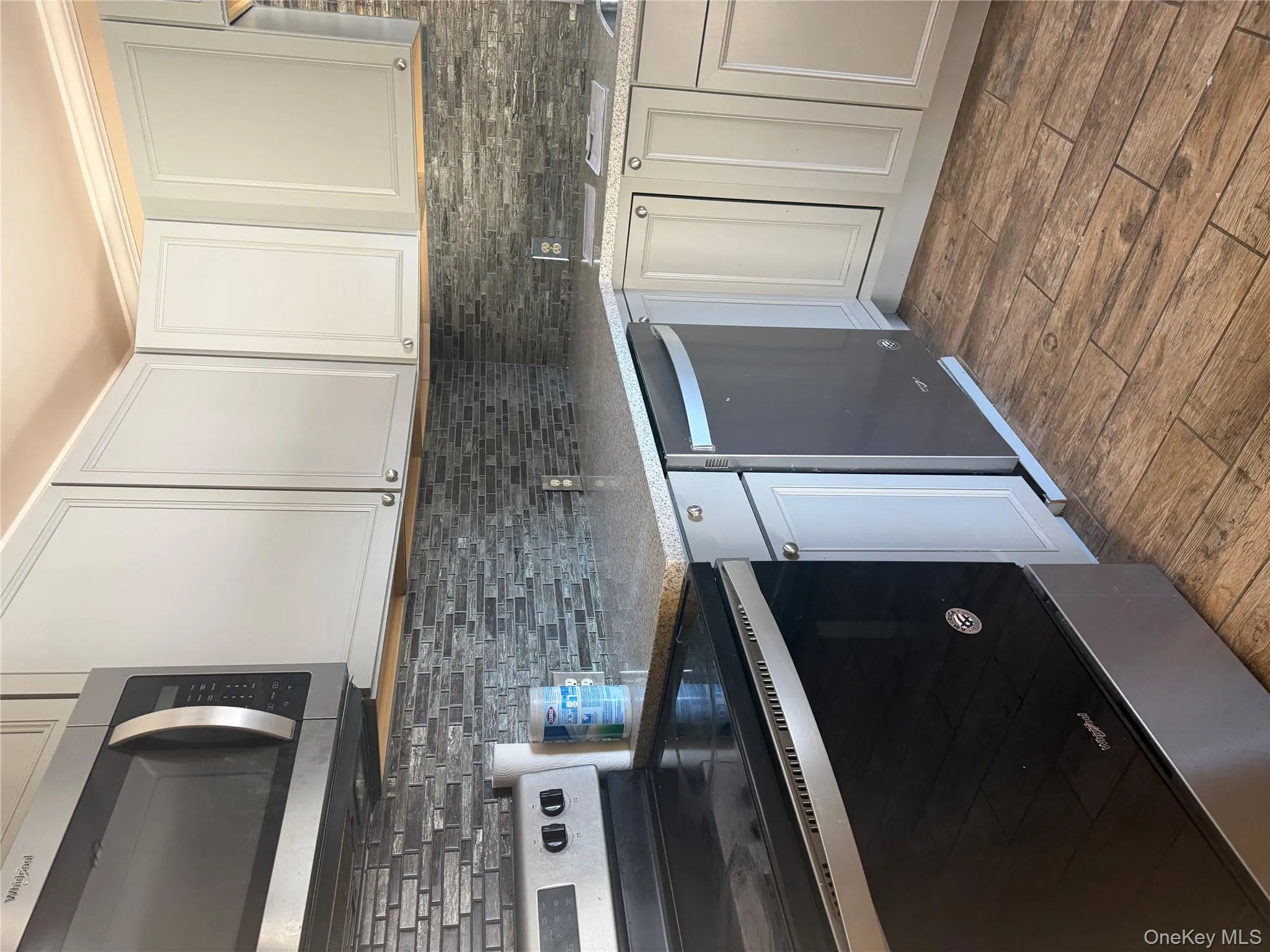 51 Fallkill Avenue, Hyde Park, NY, 3 Bedrooms Bedrooms, 5 Rooms Rooms,1 BathroomBathrooms,Residential Lease,For Rent,Fallkill,0,959647 51 Fallkill Avenue, Hyde Park, NY, 3 Bedrooms Bedrooms, 5 Rooms Rooms,1 BathroomBathrooms,Residential Lease,For Rent,Fallkill,0,959647