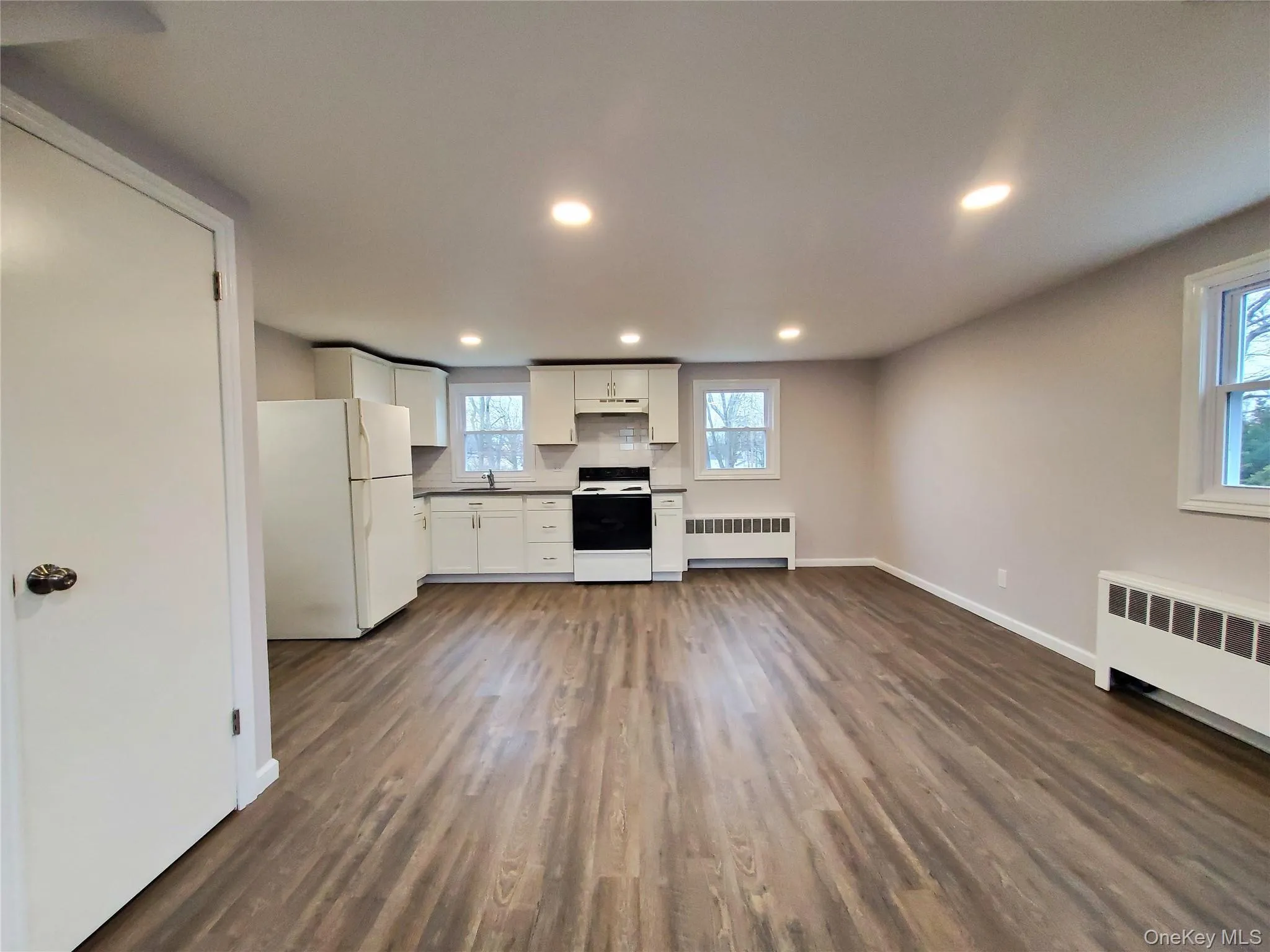 273 South 16th St, Babylon, NY, 1 Bedroom Bedrooms, 3 Rooms Rooms,1 BathroomBathrooms,Residential Lease,For Rent,South 16th St,0,959672 273 South 16th St, Babylon, NY, 1 Bedroom Bedrooms, 3 Rooms Rooms,1 BathroomBathrooms,Residential Lease,For Rent,South 16th St,0,959672