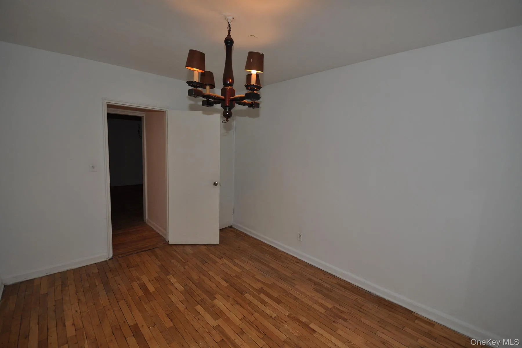 142 Garth Road, Eastchester, NY, 2 Bedrooms Bedrooms, 4 Rooms Rooms,1 BathroomBathrooms,Residential,For Rent,Garth,0,959691 142 Garth Road, Eastchester, NY, 2 Bedrooms Bedrooms, 4 Rooms Rooms,1 BathroomBathrooms,Residential,For Rent,Garth,0,959691