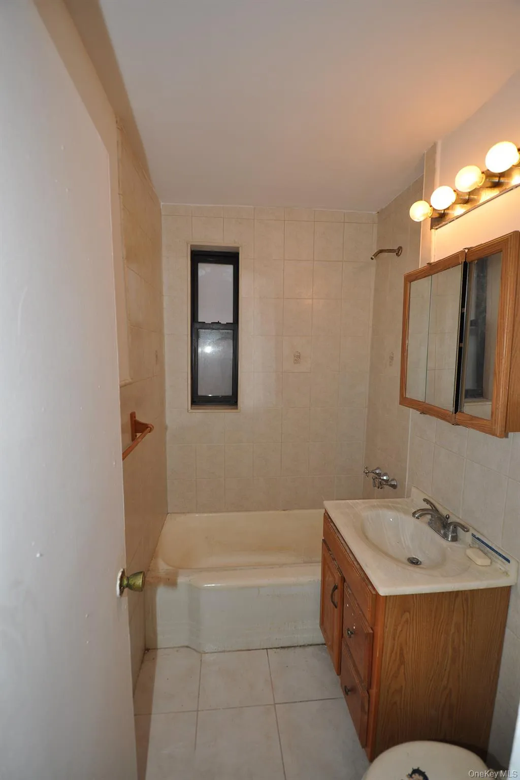 142 Garth Road, Eastchester, NY, 2 Bedrooms Bedrooms, 4 Rooms Rooms,1 BathroomBathrooms,Residential,For Rent,Garth,0,959691 142 Garth Road, Eastchester, NY, 2 Bedrooms Bedrooms, 4 Rooms Rooms,1 BathroomBathrooms,Residential,For Rent,Garth,0,959691
