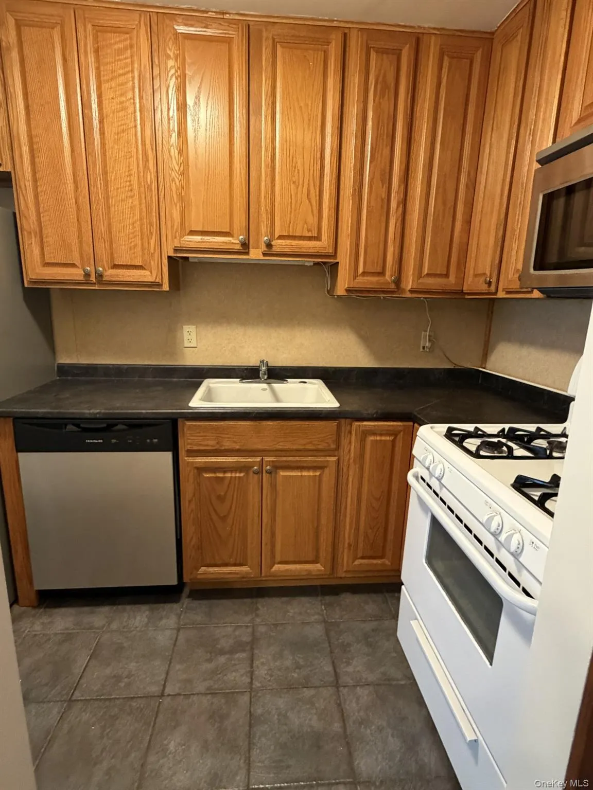 7 Ivy Court, Fishkill, NY, 1 Bedroom Bedrooms, 5 Rooms Rooms,1 BathroomBathrooms,Residential Lease,For Rent,Ivy,0,959701 7 Ivy Court, Fishkill, NY, 1 Bedroom Bedrooms, 5 Rooms Rooms,1 BathroomBathrooms,Residential Lease,For Rent,Ivy,0,959701