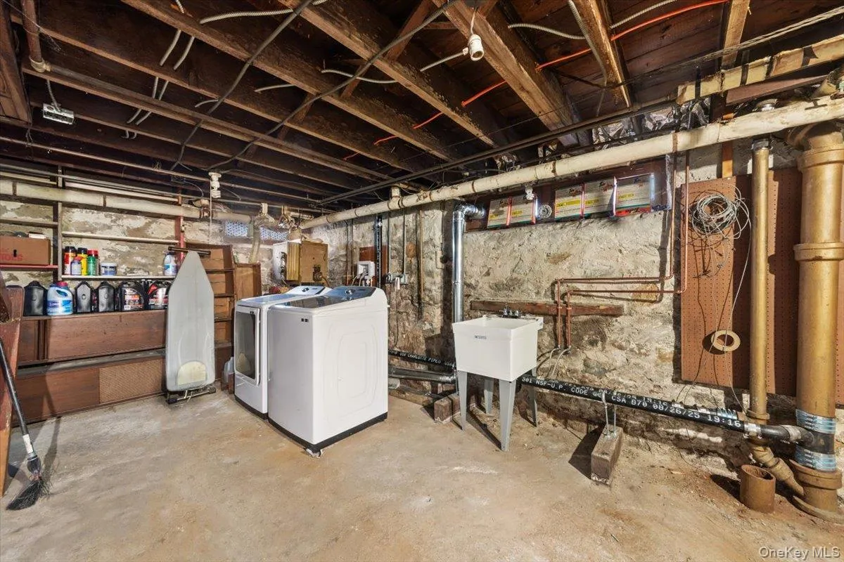 310 263rd Street, New York, NY, 4 Bedrooms Bedrooms, 10 Rooms Rooms,2 BathroomsBathrooms,Residential,For Rent,263rd,0,959723 310 263rd Street, New York, NY, 4 Bedrooms Bedrooms, 10 Rooms Rooms,2 BathroomsBathrooms,Residential,For Rent,263rd,0,959723