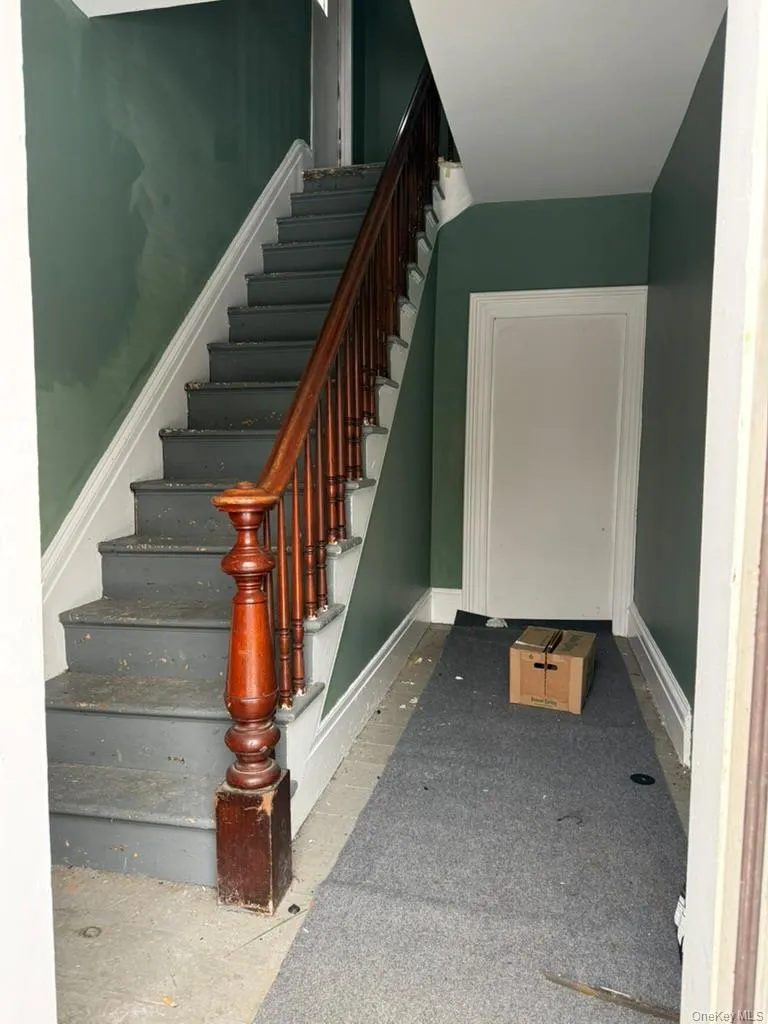 Entrance with Hall & Stairway to Apartment. Entrance with Hall & Stairway to Apartment.