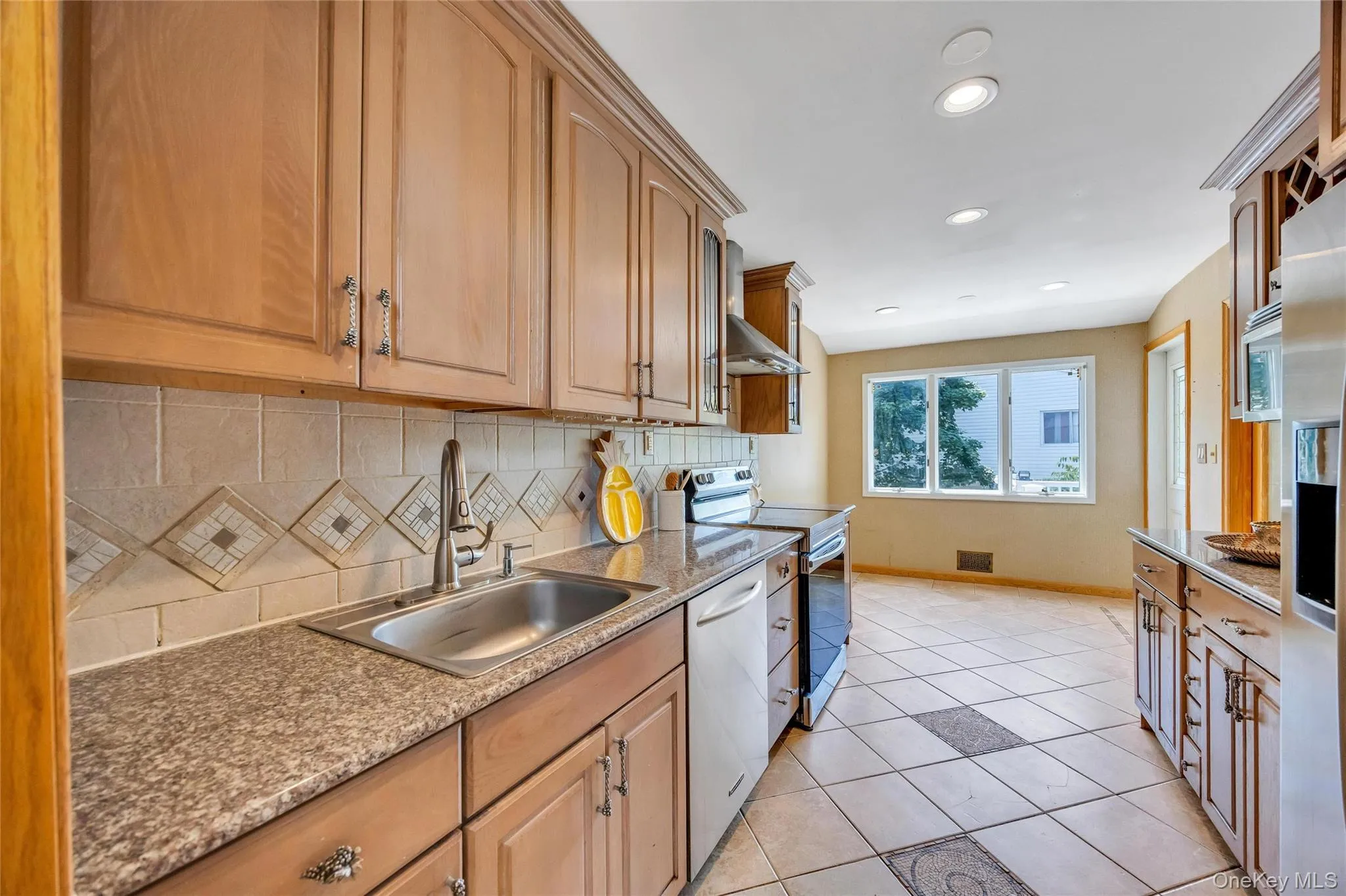 2 Valley Greens Drive, Hempstead, NY, 6 Bedrooms Bedrooms, 9 Rooms Rooms,3 BathroomsBathrooms,Residential,For Rent,Valley Greens,0,959805 2 Valley Greens Drive, Hempstead, NY, 6 Bedrooms Bedrooms, 9 Rooms Rooms,3 BathroomsBathrooms,Residential,For Rent,Valley Greens,0,959805