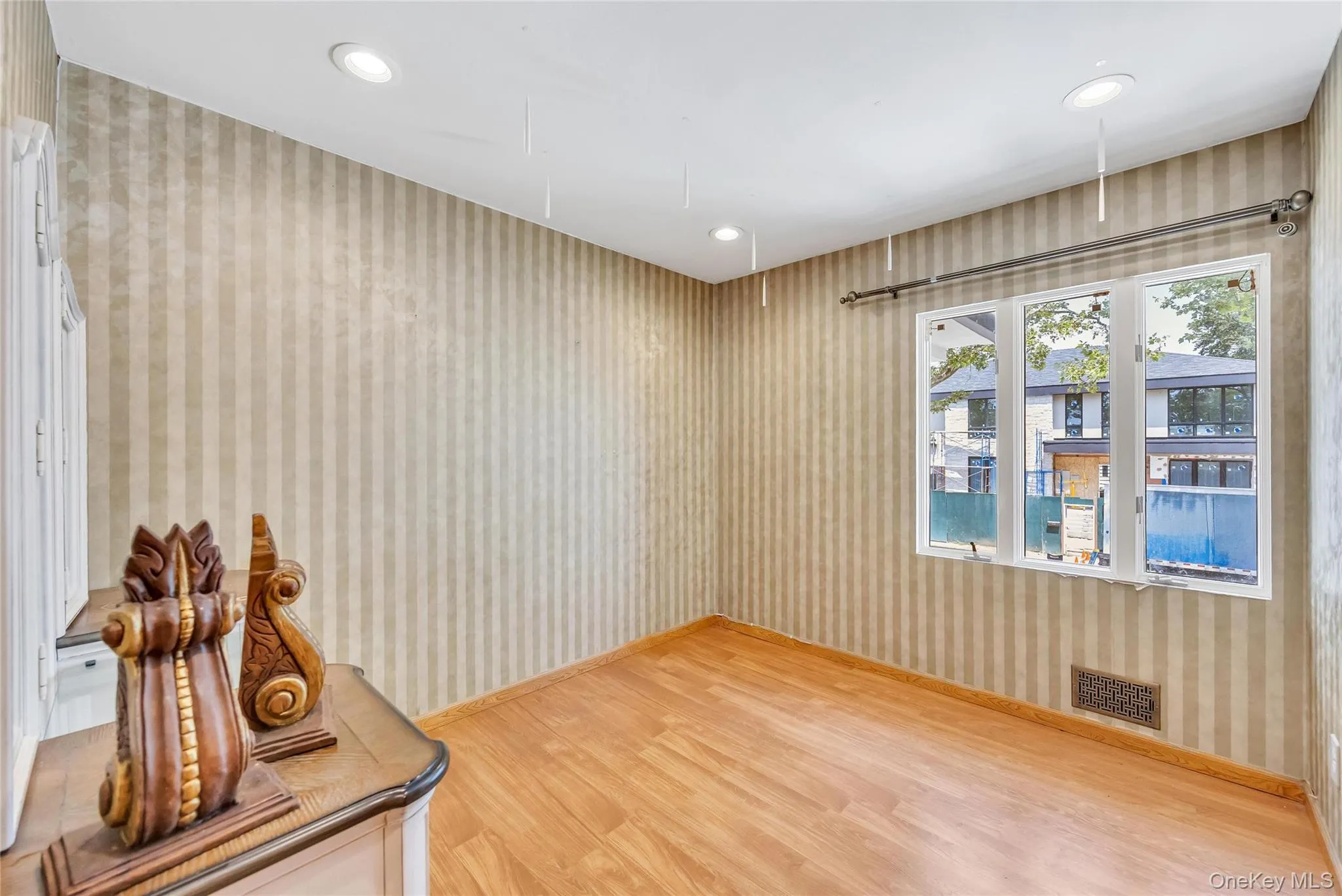 2 Valley Greens Drive, Hempstead, NY, 6 Bedrooms Bedrooms, 9 Rooms Rooms,3 BathroomsBathrooms,Residential,For Rent,Valley Greens,0,959805 2 Valley Greens Drive, Hempstead, NY, 6 Bedrooms Bedrooms, 9 Rooms Rooms,3 BathroomsBathrooms,Residential,For Rent,Valley Greens,0,959805
