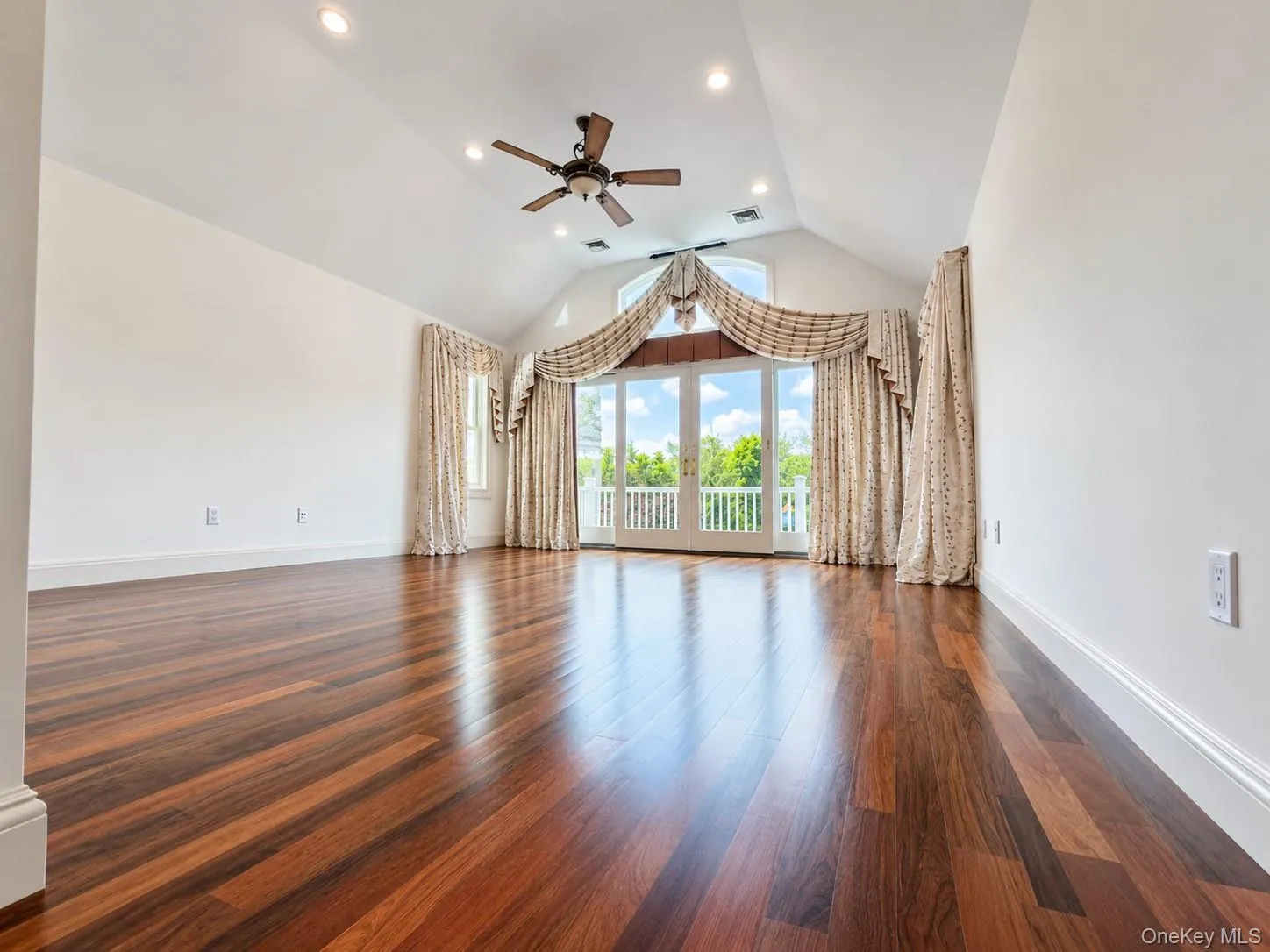 38 The Helm, Islip, NY, 5 Bedrooms Bedrooms, 16 Rooms Rooms,5 BathroomsBathrooms,Residential,For Rent,The Helm,0,959818 38 The Helm, Islip, NY, 5 Bedrooms Bedrooms, 16 Rooms Rooms,5 BathroomsBathrooms,Residential,For Rent,The Helm,0,959818