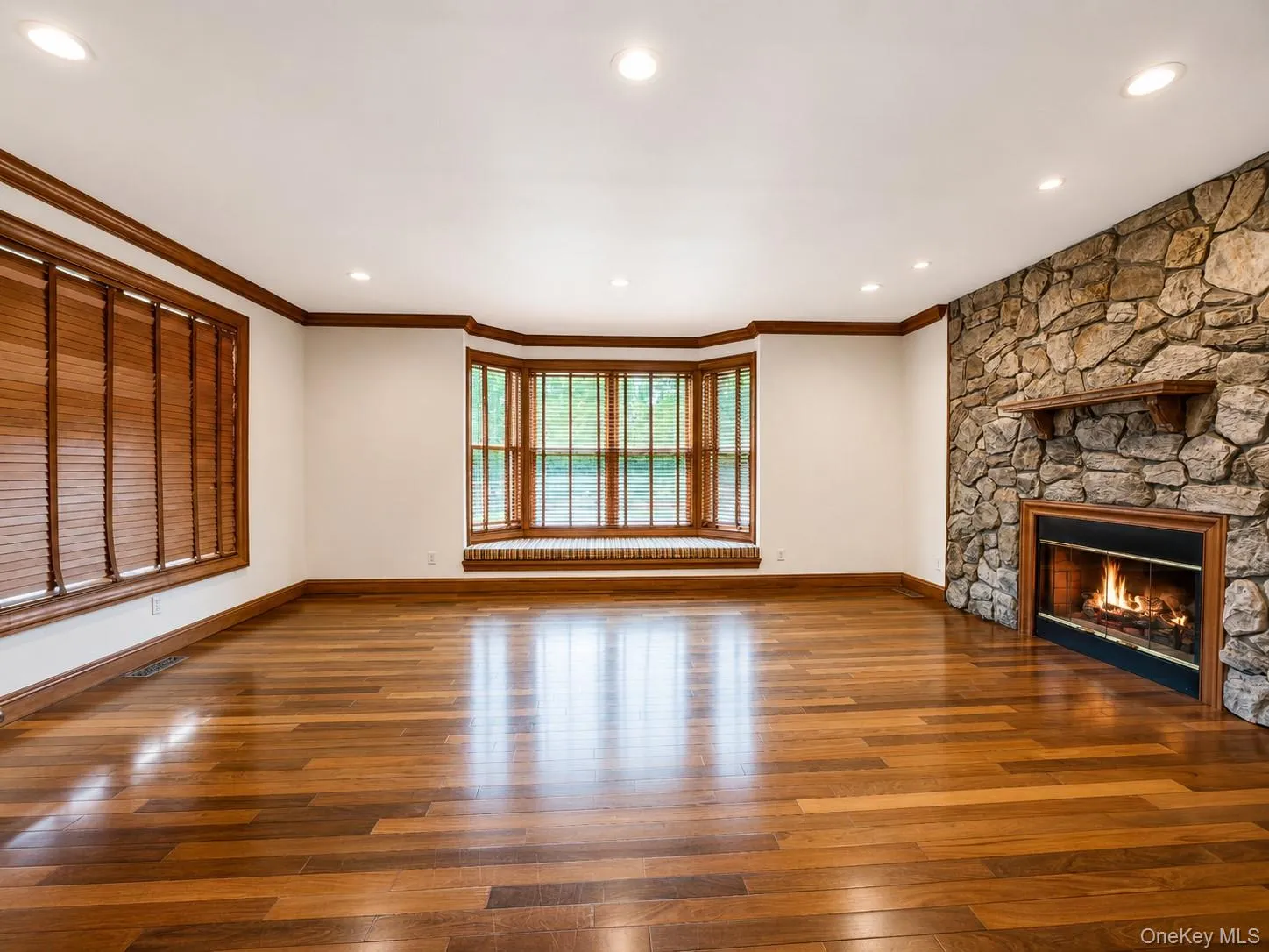 38 The Helm, Islip, NY, 5 Bedrooms Bedrooms, 16 Rooms Rooms,5 BathroomsBathrooms,Residential,For Rent,The Helm,0,959818 38 The Helm, Islip, NY, 5 Bedrooms Bedrooms, 16 Rooms Rooms,5 BathroomsBathrooms,Residential,For Rent,The Helm,0,959818