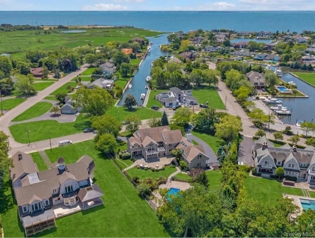 38 The Helm, Islip, NY, 5 Bedrooms Bedrooms, 16 Rooms Rooms,5 BathroomsBathrooms,Residential,For Rent,The Helm,0,959818 38 The Helm, Islip, NY, 5 Bedrooms Bedrooms, 16 Rooms Rooms,5 BathroomsBathrooms,Residential,For Rent,The Helm,0,959818