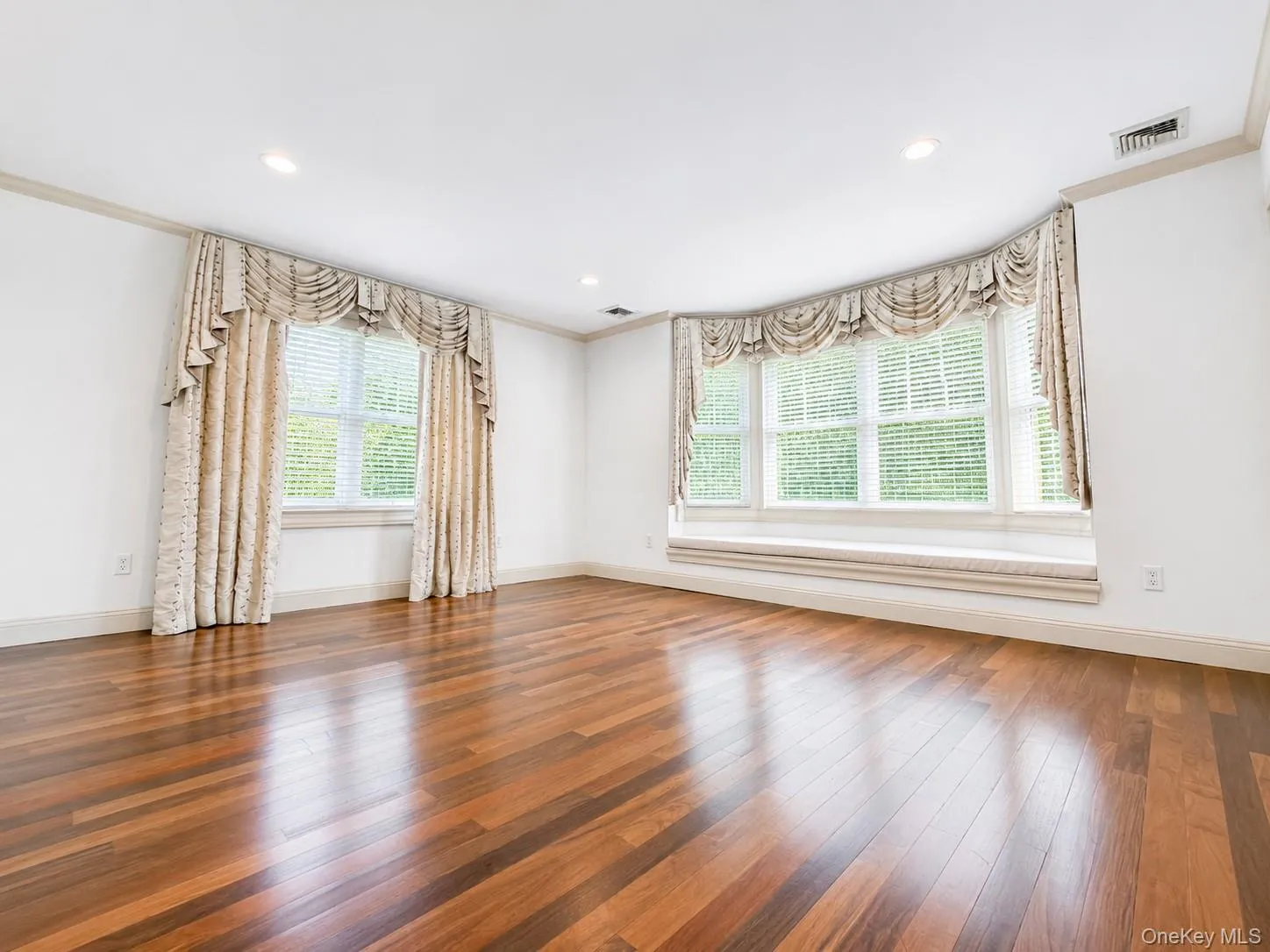 38 The Helm, Islip, NY, 5 Bedrooms Bedrooms, 16 Rooms Rooms,5 BathroomsBathrooms,Residential,For Rent,The Helm,0,959818 38 The Helm, Islip, NY, 5 Bedrooms Bedrooms, 16 Rooms Rooms,5 BathroomsBathrooms,Residential,For Rent,The Helm,0,959818
