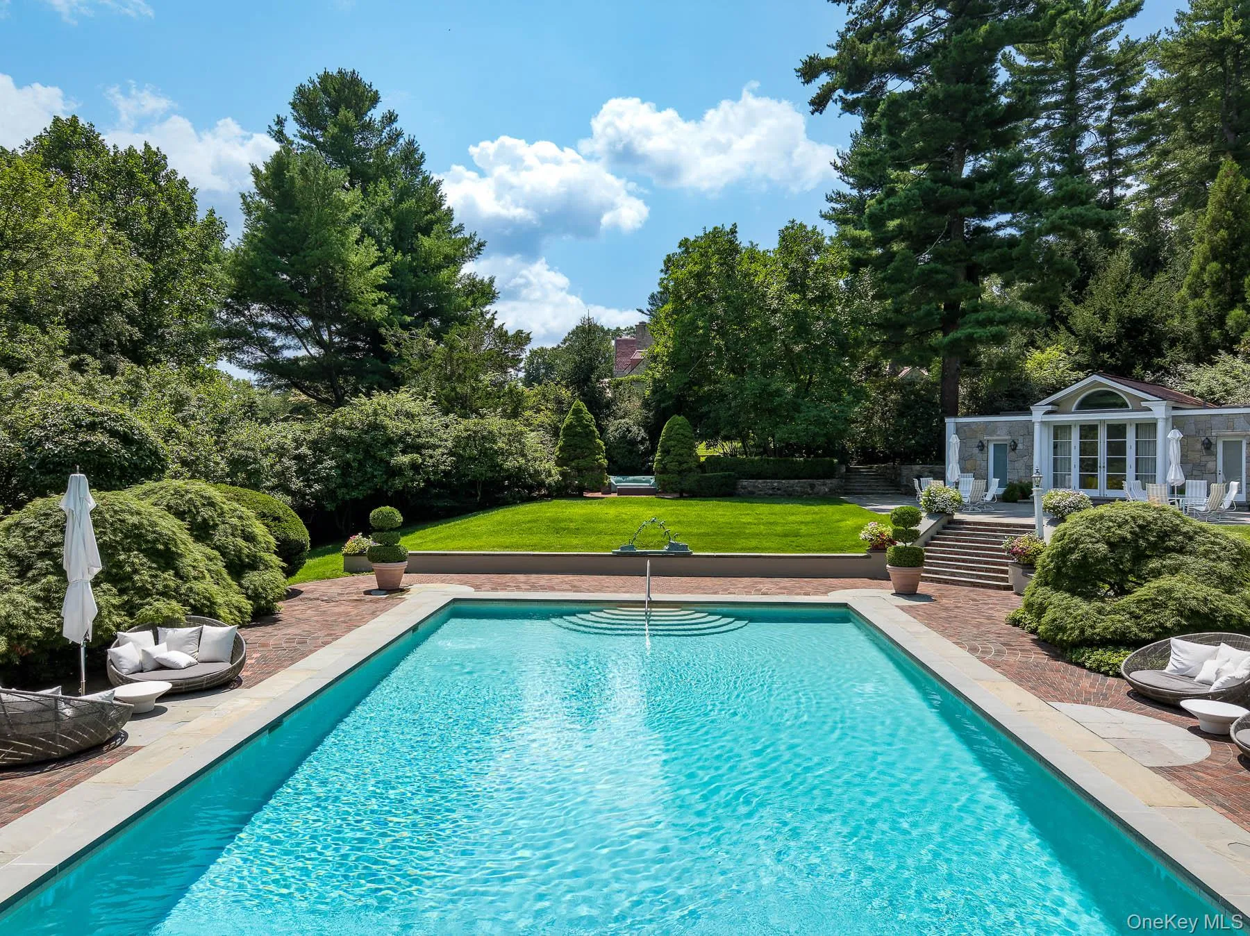 POOL POOL