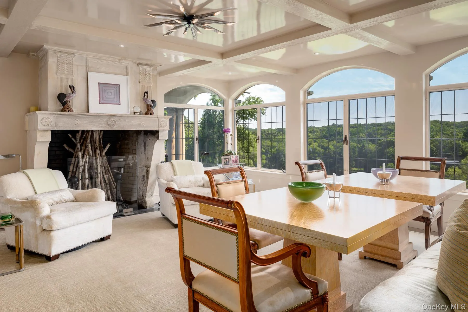 BREAKFAST ROOM BREAKFAST ROOM