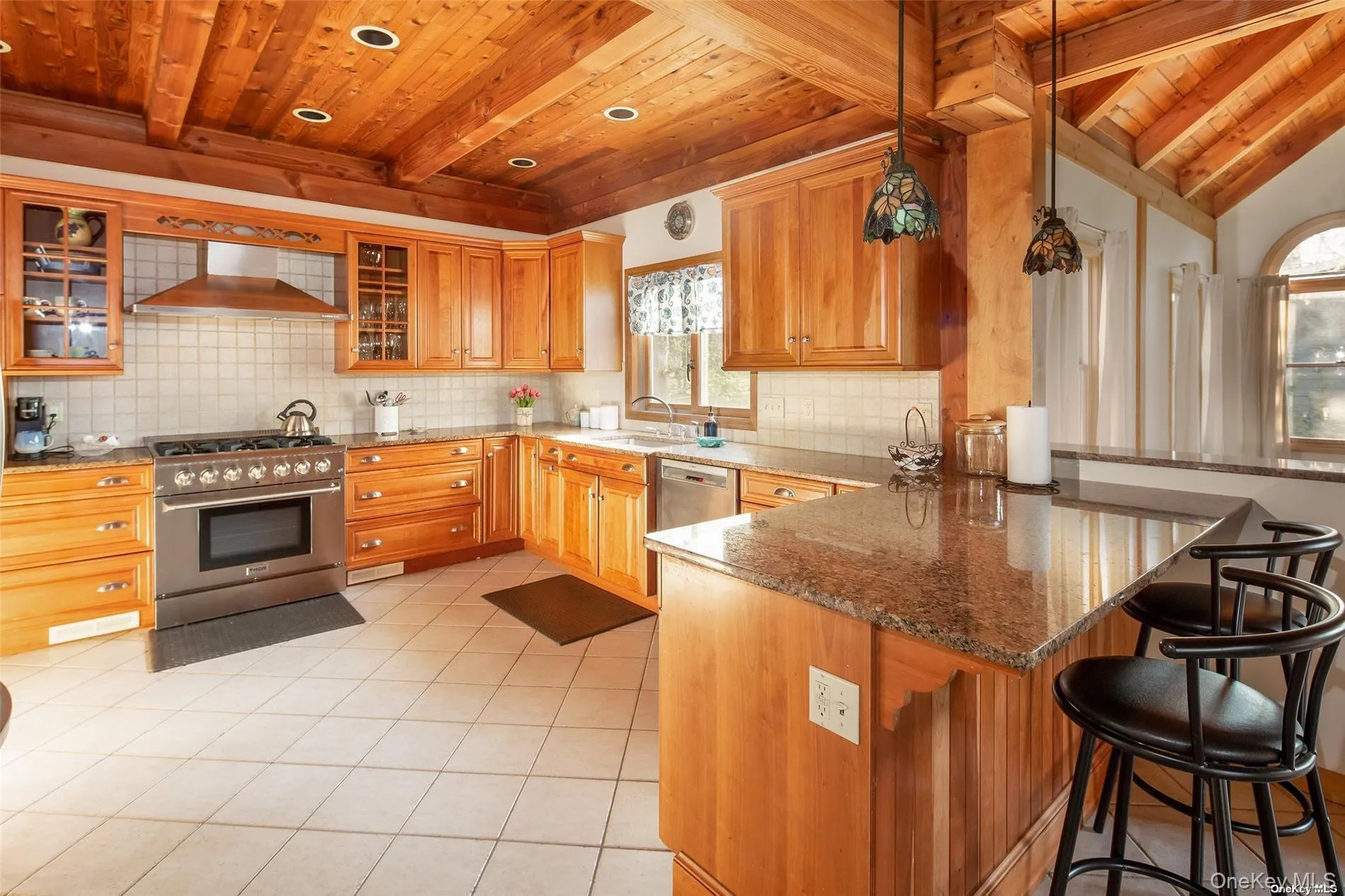 48 Oakhurst Road, Southampton, NY, 3 Bedrooms Bedrooms, 8 Rooms Rooms,3 BathroomsBathrooms,Residential Lease,For Rent,Oakhurst,0,959844 48 Oakhurst Road, Southampton, NY, 3 Bedrooms Bedrooms, 8 Rooms Rooms,3 BathroomsBathrooms,Residential Lease,For Rent,Oakhurst,0,959844