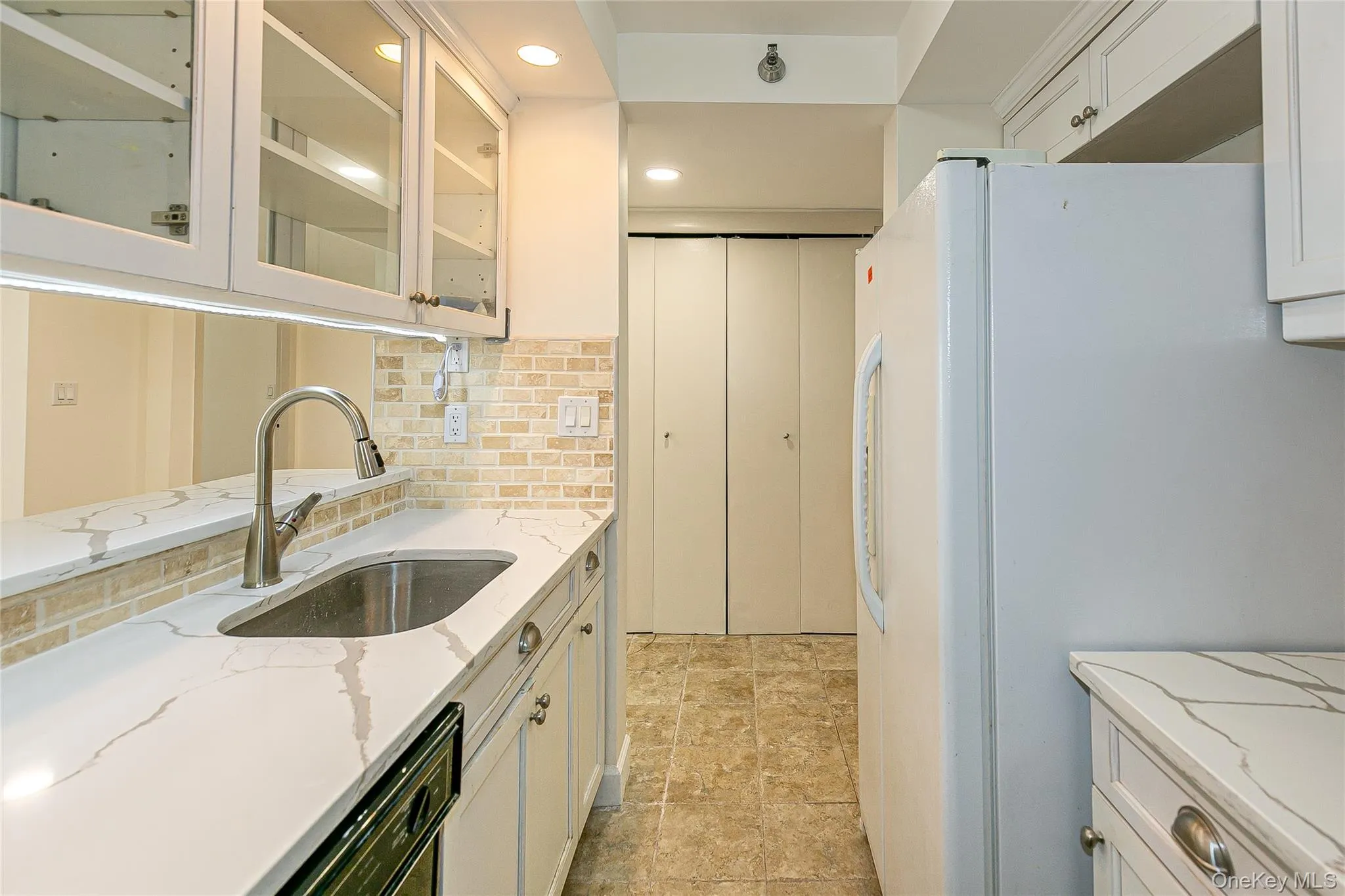 88 Cuttermill Road, North Hempstead, NY, 2 Bedrooms Bedrooms, 4 Rooms Rooms,2 BathroomsBathrooms,Residential Lease,For Rent,Cuttermill,0,959864 88 Cuttermill Road, North Hempstead, NY, 2 Bedrooms Bedrooms, 4 Rooms Rooms,2 BathroomsBathrooms,Residential Lease,For Rent,Cuttermill,0,959864