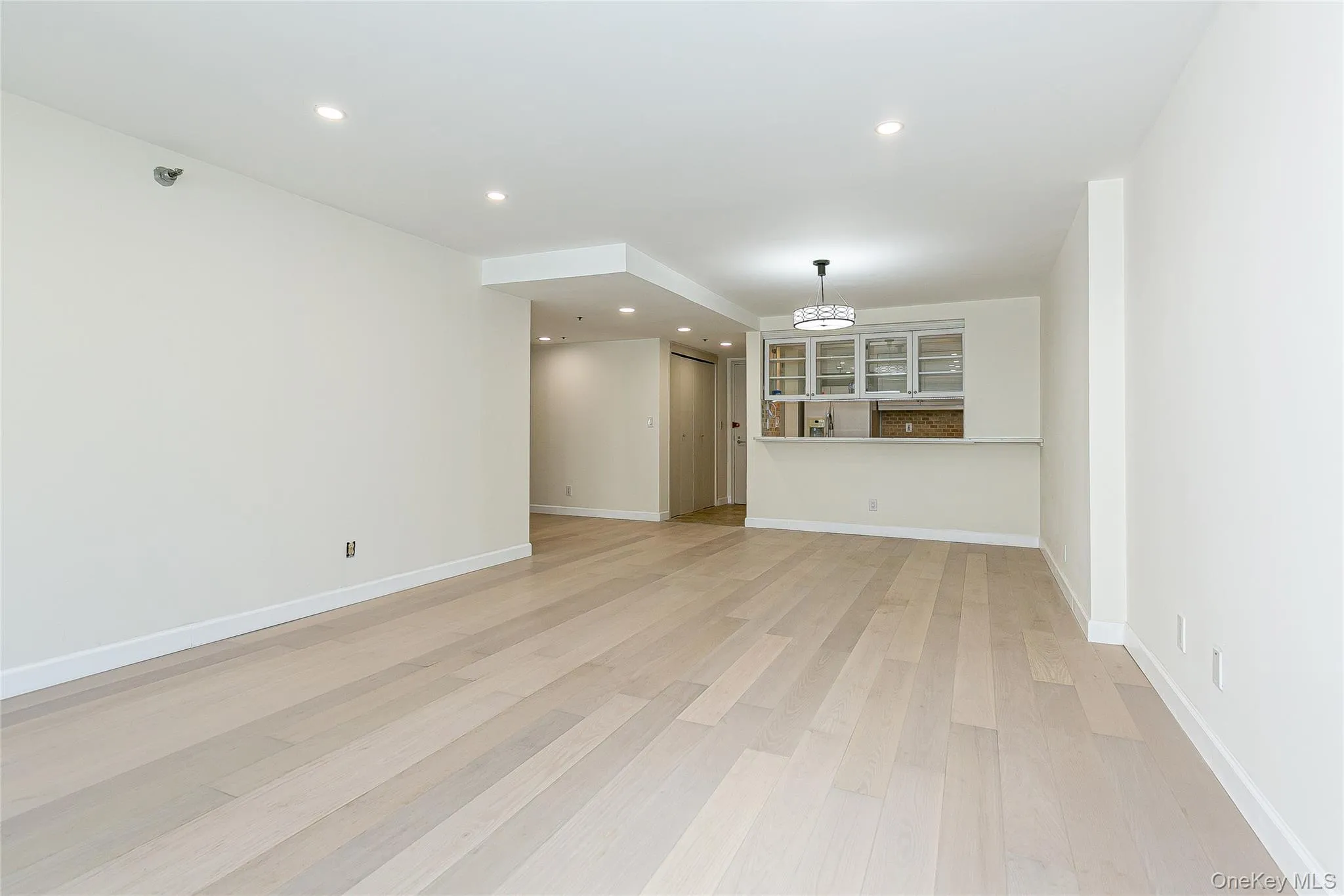 88 Cuttermill Road, North Hempstead, NY, 2 Bedrooms Bedrooms, 4 Rooms Rooms,2 BathroomsBathrooms,Residential Lease,For Rent,Cuttermill,0,959864 88 Cuttermill Road, North Hempstead, NY, 2 Bedrooms Bedrooms, 4 Rooms Rooms,2 BathroomsBathrooms,Residential Lease,For Rent,Cuttermill,0,959864
