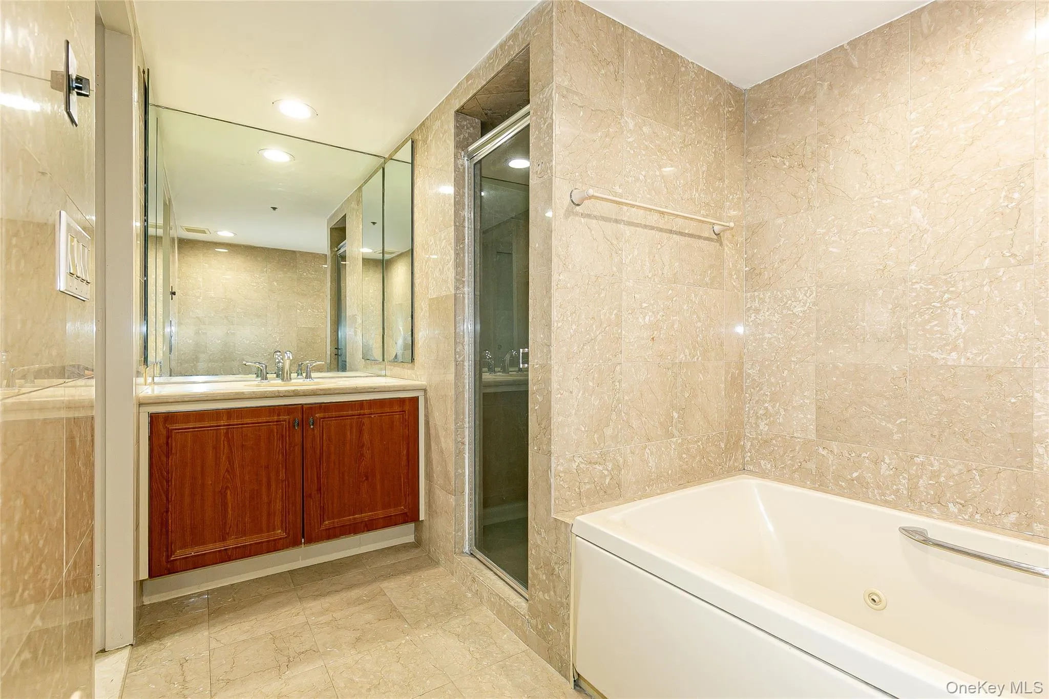 88 Cuttermill Road, North Hempstead, NY, 2 Bedrooms Bedrooms, 4 Rooms Rooms,2 BathroomsBathrooms,Residential Lease,For Rent,Cuttermill,0,959864 88 Cuttermill Road, North Hempstead, NY, 2 Bedrooms Bedrooms, 4 Rooms Rooms,2 BathroomsBathrooms,Residential Lease,For Rent,Cuttermill,0,959864