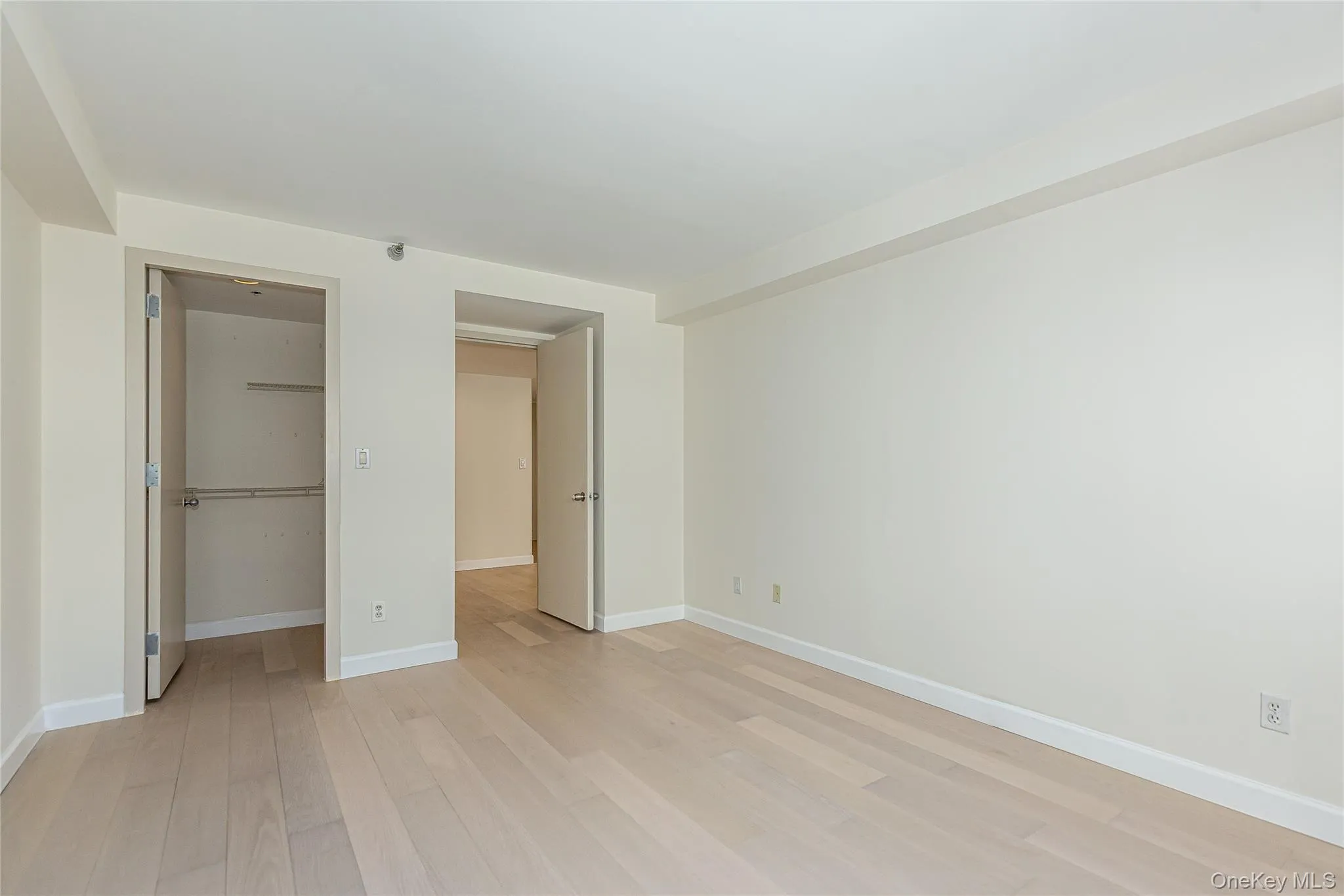 88 Cuttermill Road, North Hempstead, NY, 2 Bedrooms Bedrooms, 4 Rooms Rooms,2 BathroomsBathrooms,Residential Lease,For Rent,Cuttermill,0,959864 88 Cuttermill Road, North Hempstead, NY, 2 Bedrooms Bedrooms, 4 Rooms Rooms,2 BathroomsBathrooms,Residential Lease,For Rent,Cuttermill,0,959864