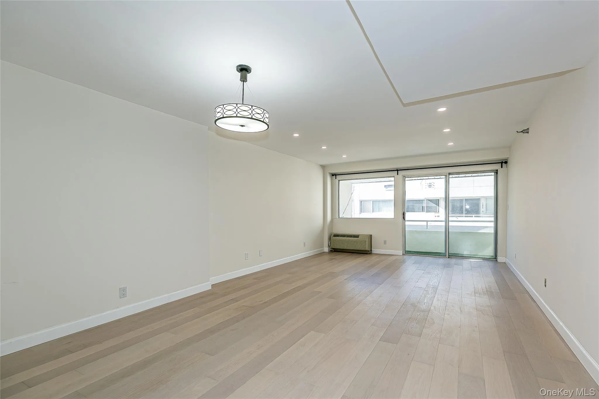 88 Cuttermill Road, North Hempstead, NY, 2 Bedrooms Bedrooms, 4 Rooms Rooms,2 BathroomsBathrooms,Residential Lease,For Rent,Cuttermill,0,959864 88 Cuttermill Road, North Hempstead, NY, 2 Bedrooms Bedrooms, 4 Rooms Rooms,2 BathroomsBathrooms,Residential Lease,For Rent,Cuttermill,0,959864