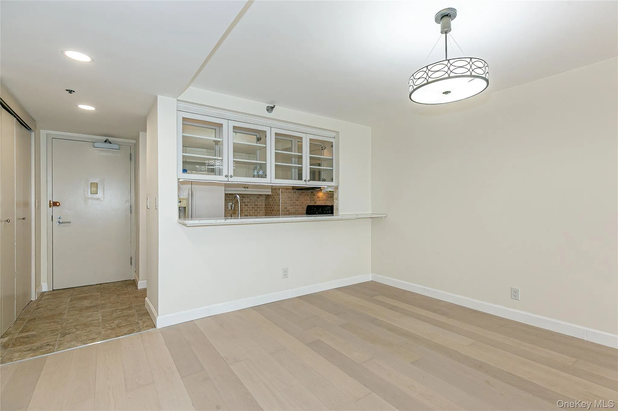88 Cuttermill Road, North Hempstead, NY, 2 Bedrooms Bedrooms, 4 Rooms Rooms,2 BathroomsBathrooms,Residential Lease,For Rent,Cuttermill,0,959864 88 Cuttermill Road, North Hempstead, NY, 2 Bedrooms Bedrooms, 4 Rooms Rooms,2 BathroomsBathrooms,Residential Lease,For Rent,Cuttermill,0,959864
