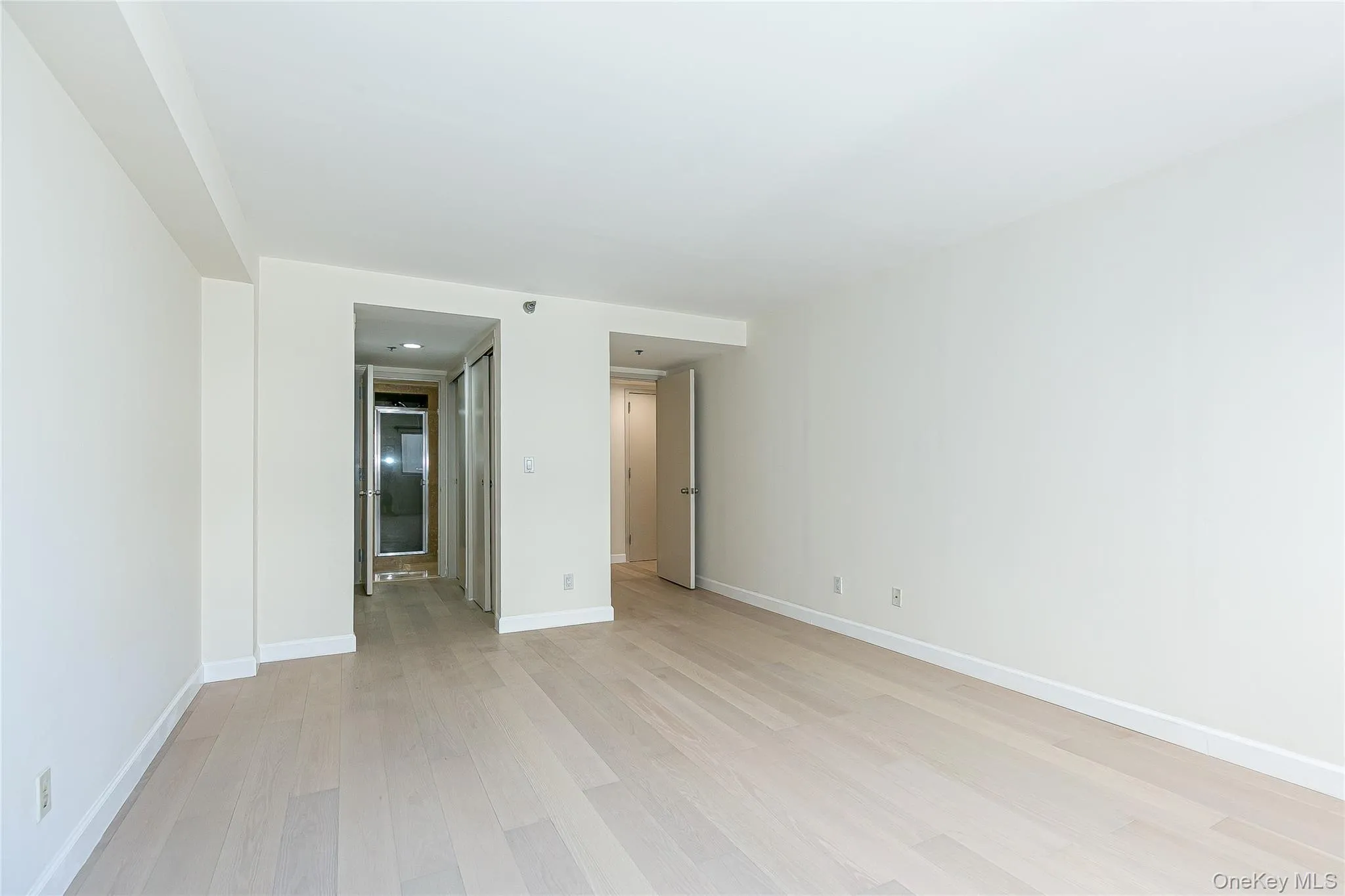 88 Cuttermill Road, North Hempstead, NY, 2 Bedrooms Bedrooms, 4 Rooms Rooms,2 BathroomsBathrooms,Residential Lease,For Rent,Cuttermill,0,959864 88 Cuttermill Road, North Hempstead, NY, 2 Bedrooms Bedrooms, 4 Rooms Rooms,2 BathroomsBathrooms,Residential Lease,For Rent,Cuttermill,0,959864