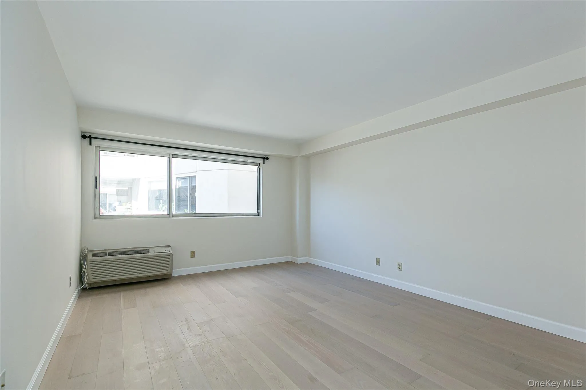 88 Cuttermill Road, North Hempstead, NY, 2 Bedrooms Bedrooms, 4 Rooms Rooms,2 BathroomsBathrooms,Residential Lease,For Rent,Cuttermill,0,959864 88 Cuttermill Road, North Hempstead, NY, 2 Bedrooms Bedrooms, 4 Rooms Rooms,2 BathroomsBathrooms,Residential Lease,For Rent,Cuttermill,0,959864