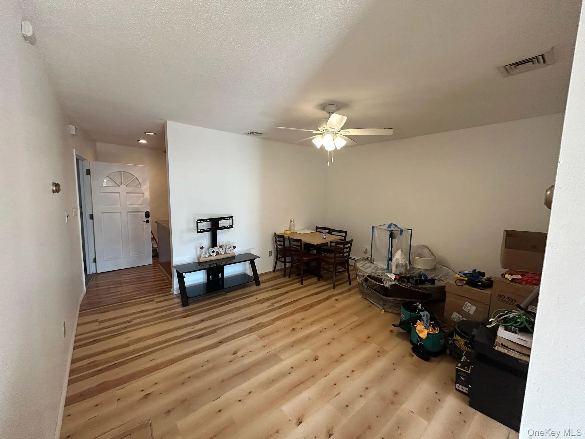 12 Verbena Ave Turnpike, Hempstead, NY, 2 Bedrooms Bedrooms, 5 Rooms Rooms,1 BathroomBathrooms,Residential Lease,For Rent,Verbena Ave,0,959890 12 Verbena Ave Turnpike, Hempstead, NY, 2 Bedrooms Bedrooms, 5 Rooms Rooms,1 BathroomBathrooms,Residential Lease,For Rent,Verbena Ave,0,959890