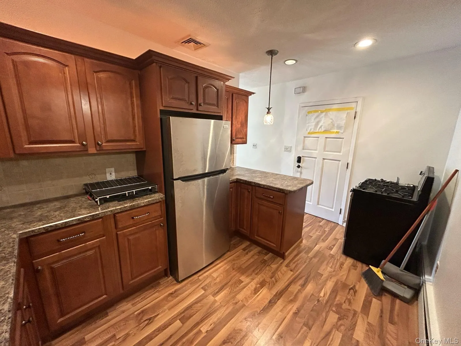 12 Verbena Ave Turnpike, Hempstead, NY, 2 Bedrooms Bedrooms, 5 Rooms Rooms,1 BathroomBathrooms,Residential Lease,For Rent,Verbena Ave,0,959890 12 Verbena Ave Turnpike, Hempstead, NY, 2 Bedrooms Bedrooms, 5 Rooms Rooms,1 BathroomBathrooms,Residential Lease,For Rent,Verbena Ave,0,959890