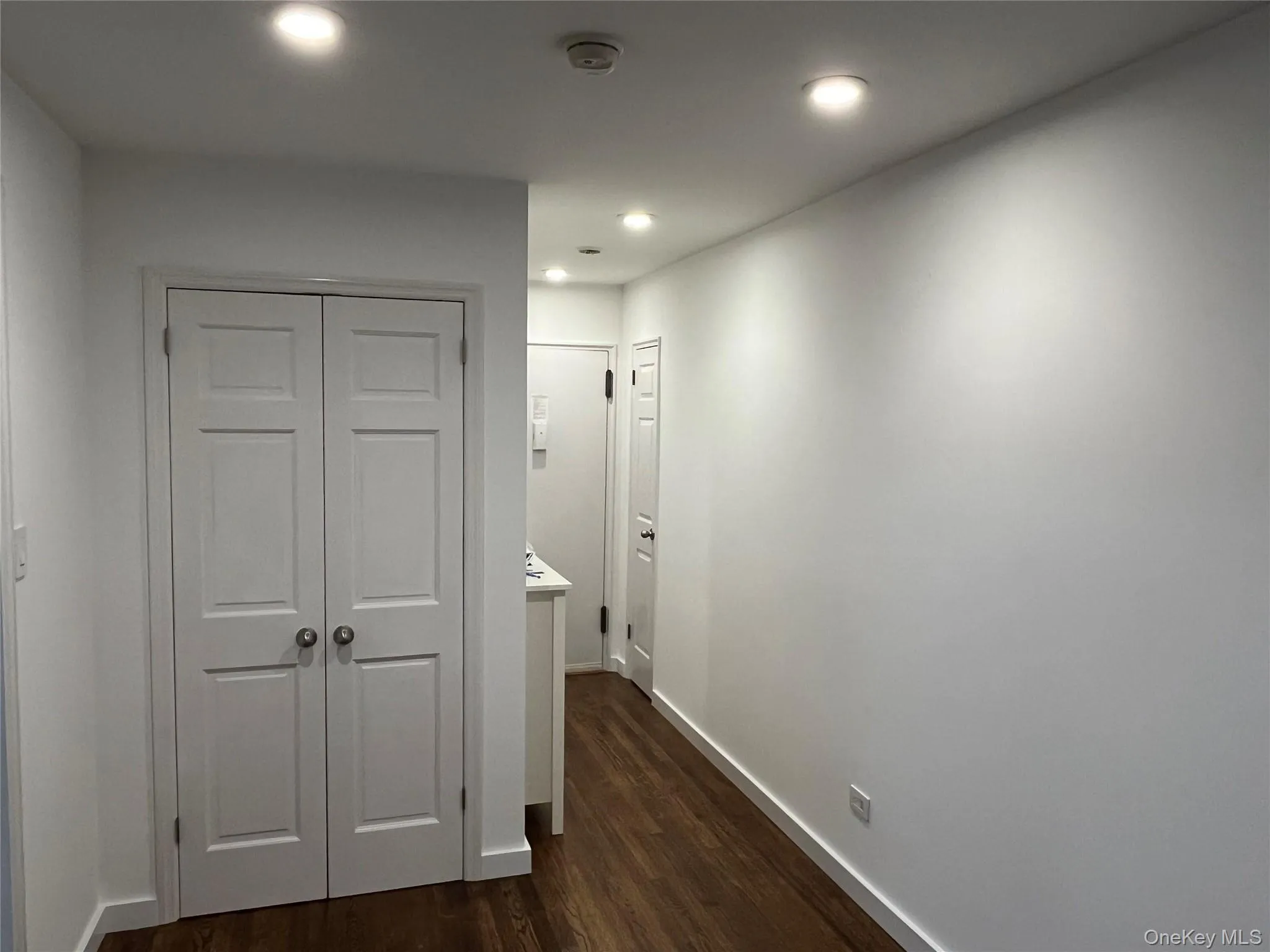 54-25 Valles Avenue, New York, NY, 1 Bedroom Bedrooms, 3 Rooms Rooms,1 BathroomBathrooms,Residential Lease,For Rent,Valles,0,959911 54-25 Valles Avenue, New York, NY, 1 Bedroom Bedrooms, 3 Rooms Rooms,1 BathroomBathrooms,Residential Lease,For Rent,Valles,0,959911