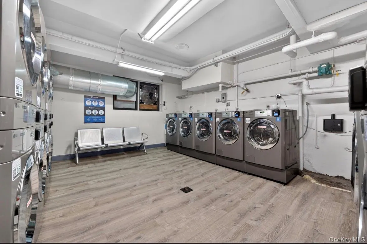 58-03 Calloway Street, New York, NY, 1 Bedroom Bedrooms, 4 Rooms Rooms,1 BathroomBathrooms,Residential Sale,For Rent,Calloway,0,959931 58-03 Calloway Street, New York, NY, 1 Bedroom Bedrooms, 4 Rooms Rooms,1 BathroomBathrooms,Residential Sale,For Rent,Calloway,0,959931