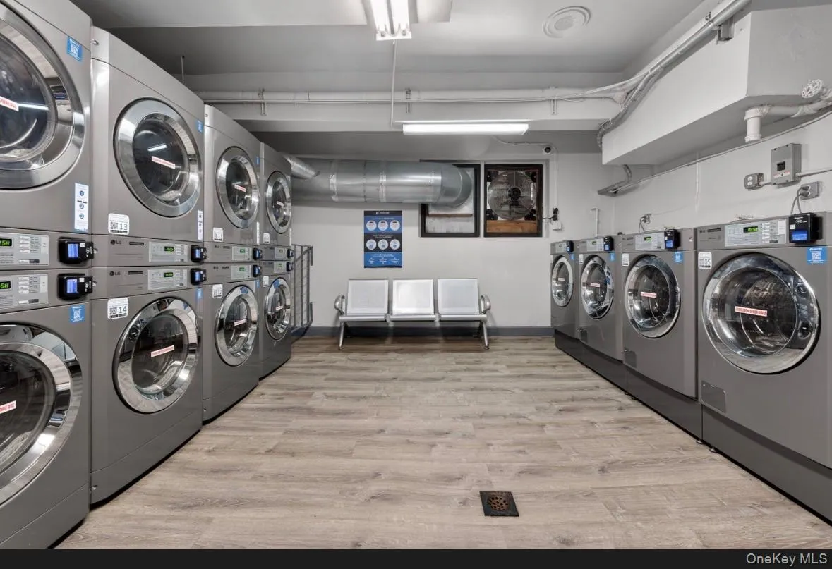 58-03 Calloway Street, New York, NY, 1 Bedroom Bedrooms, 4 Rooms Rooms,1 BathroomBathrooms,Residential Sale,For Rent,Calloway,0,959931 58-03 Calloway Street, New York, NY, 1 Bedroom Bedrooms, 4 Rooms Rooms,1 BathroomBathrooms,Residential Sale,For Rent,Calloway,0,959931
