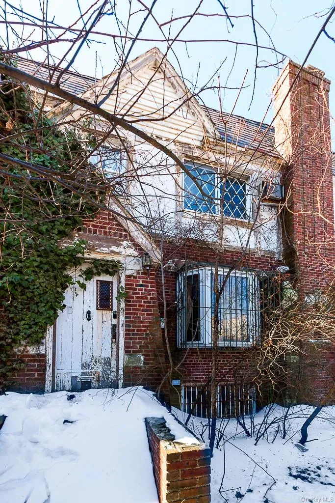 30 Tudor Terrace, New York, NY, 3 Bedrooms Bedrooms, 10 Rooms Rooms,2 BathroomsBathrooms,Residential,For Rent,Tudor,0,959958 30 Tudor Terrace, New York, NY, 3 Bedrooms Bedrooms, 10 Rooms Rooms,2 BathroomsBathrooms,Residential,For Rent,Tudor,0,959958