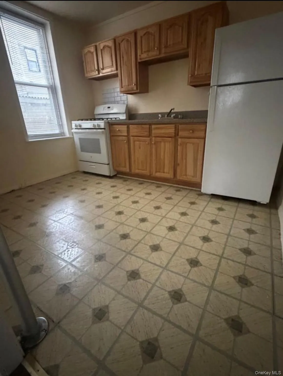 74-11 88th Road, New York, NY, 1 Bedroom Bedrooms, 3 Rooms Rooms,1 BathroomBathrooms,Residential Lease,For Rent,88th,0,959970 74-11 88th Road, New York, NY, 1 Bedroom Bedrooms, 3 Rooms Rooms,1 BathroomBathrooms,Residential Lease,For Rent,88th,0,959970
