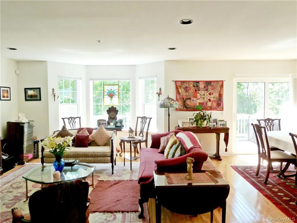 107 Winding Ridge Road, Greenburgh, NY, 4 Bedrooms Bedrooms, 9 Rooms Rooms,3 BathroomsBathrooms,Residential Lease,For Rent,Winding Ridge,0,959990 107 Winding Ridge Road, Greenburgh, NY, 4 Bedrooms Bedrooms, 9 Rooms Rooms,3 BathroomsBathrooms,Residential Lease,For Rent,Winding Ridge,0,959990