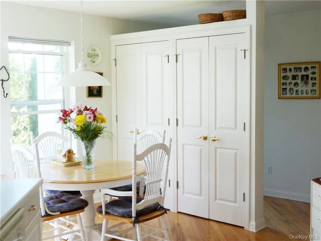 107 Winding Ridge Road, Greenburgh, NY, 4 Bedrooms Bedrooms, 9 Rooms Rooms,3 BathroomsBathrooms,Residential Lease,For Rent,Winding Ridge,0,959990 107 Winding Ridge Road, Greenburgh, NY, 4 Bedrooms Bedrooms, 9 Rooms Rooms,3 BathroomsBathrooms,Residential Lease,For Rent,Winding Ridge,0,959990